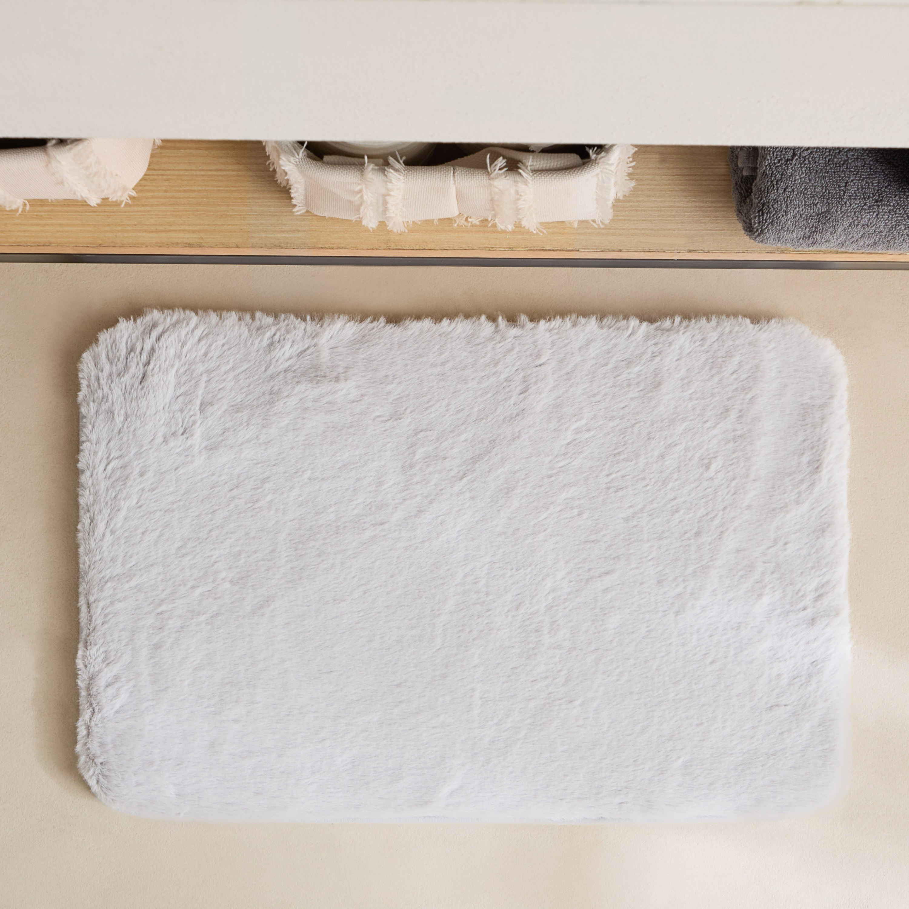 سجادة حمام فائقة النعومة من بلاش - 40x60 سم-hbxbedroom-floorcoverings-bathmats-image-1