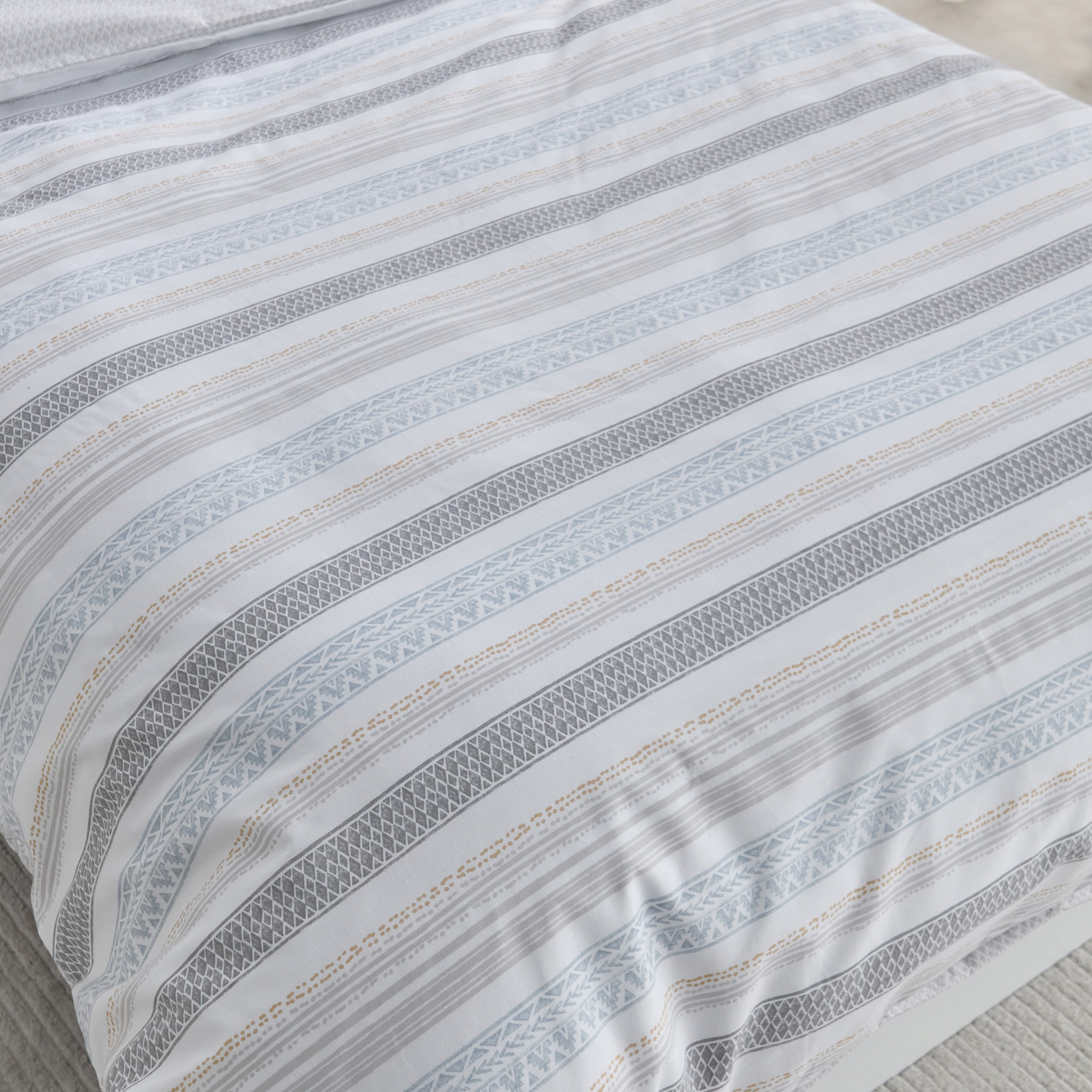 طقم غطاء لحاف بولي قطن فردي قطعتين أوران من ألبانيا - 135x200 سم-hbxhomeware-hbxbedroom-image-4