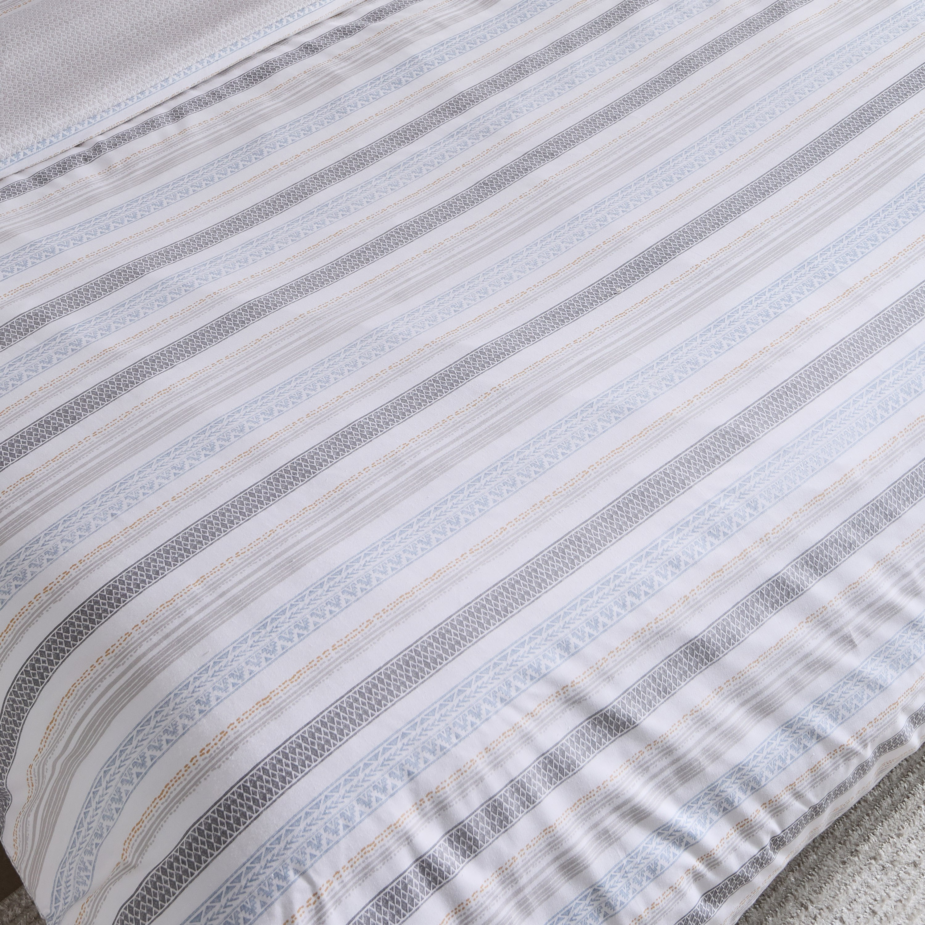 Albania Oran 3-Piece Polycotton Printed Queen Duvet Cover Set - 220x220 cm-hbxhomeware-hbxbedroom-image-5