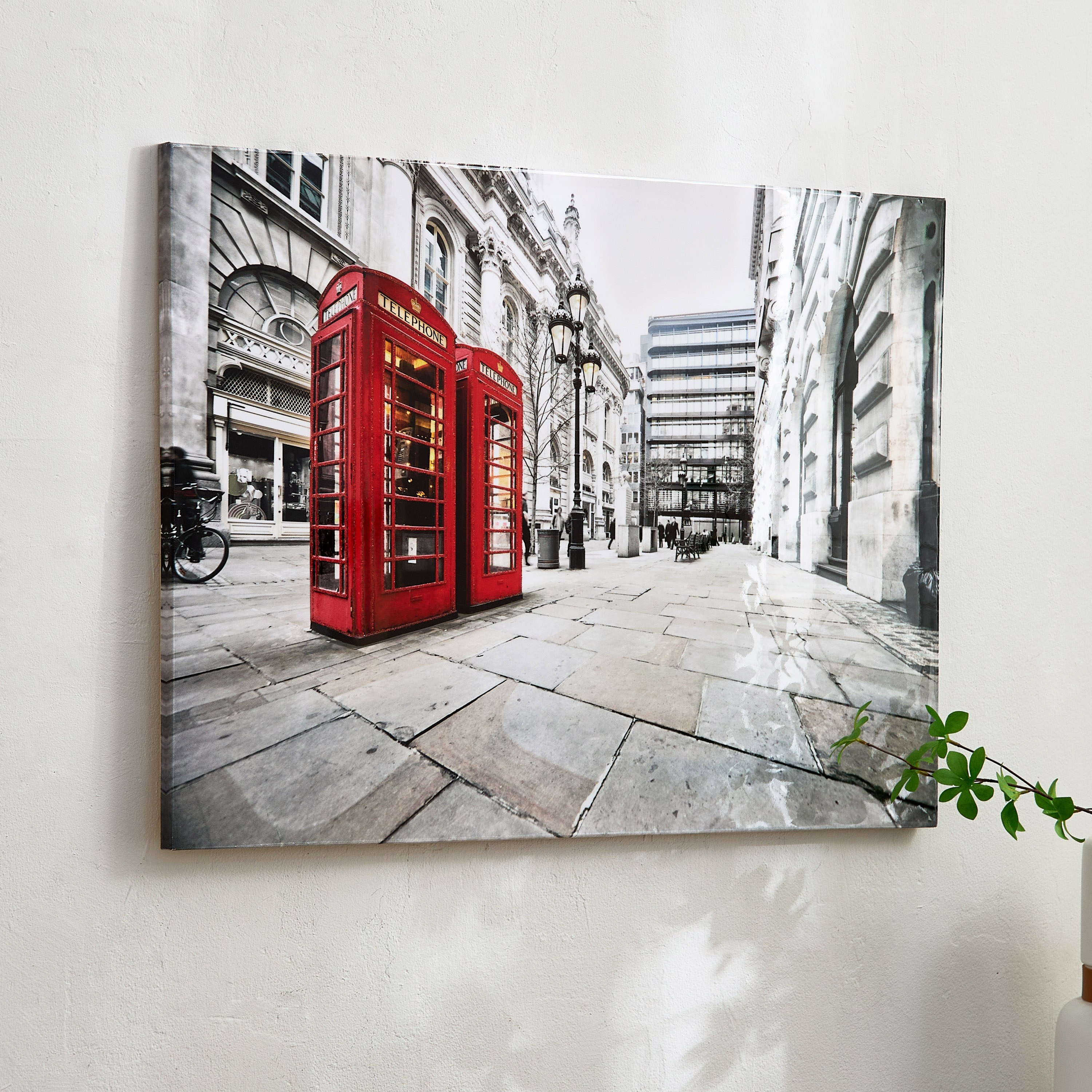 زينة حائط لامعة مرسومة يدويًا كشك الهاتف من نيروبي - 70x1.8x50 سم-hbxhomeware-hbxdecorandfurnishings-image-1