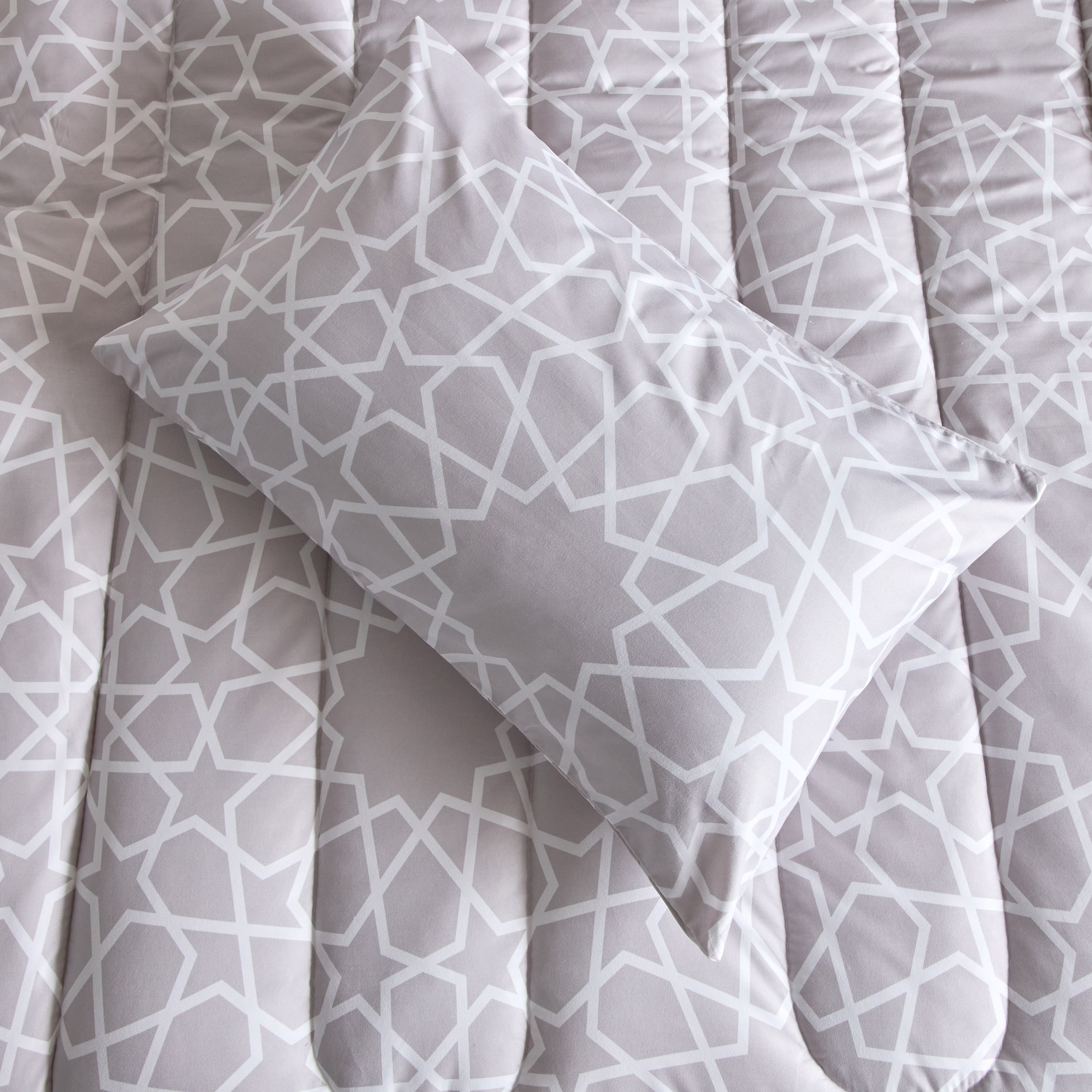 طقم لحاف توين ألياف دقيقة بطبعات ديمو قطعتين من أونتاريو- 160x220 سم-hbxhomeware-hbxbedroom-image-6