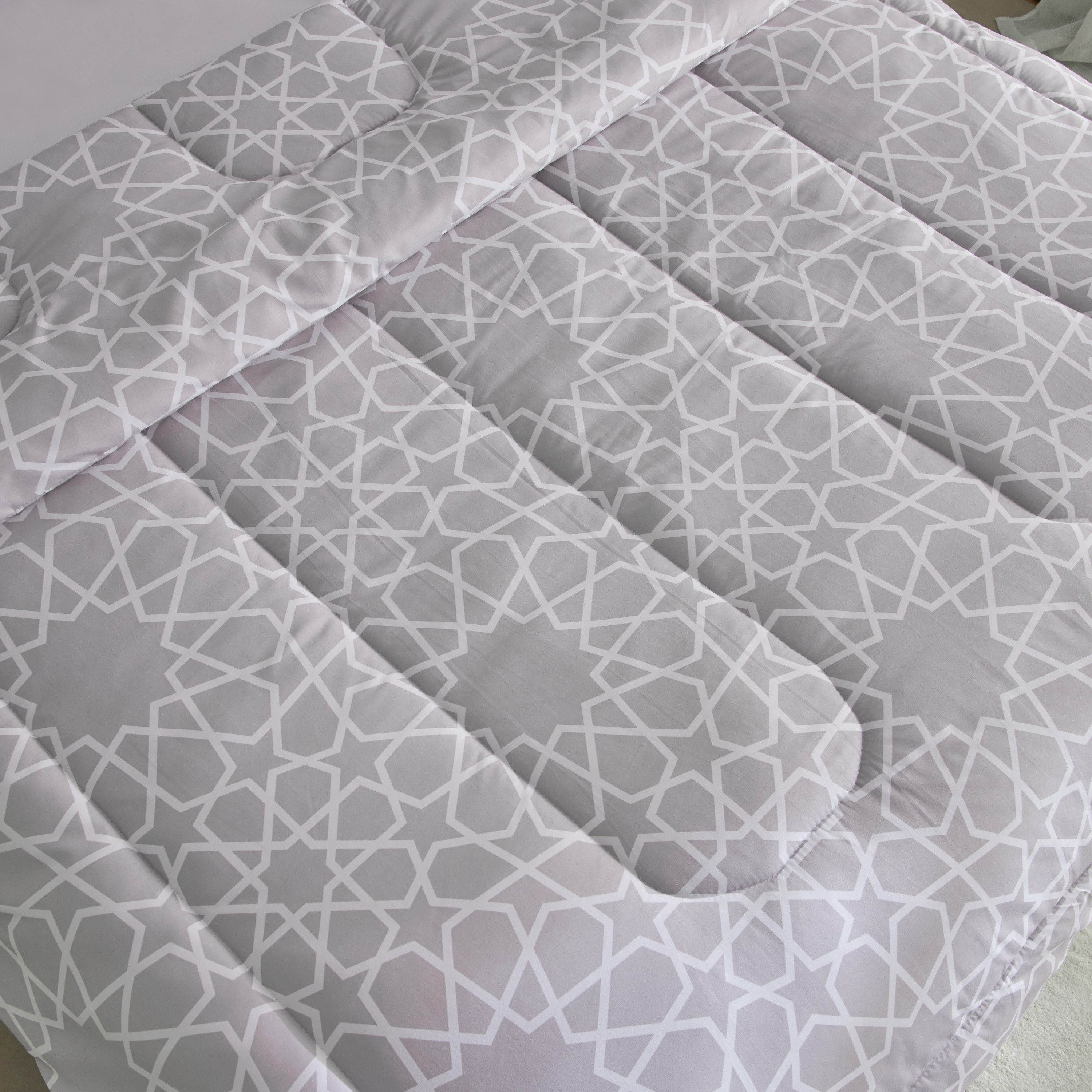 طقم لحاف كينج من الألياف الدقيقة بطبعات ديمو 3 قطع من أونتاريو - 220x240 سم-hbxhomeware-hbxbedroom-image-4