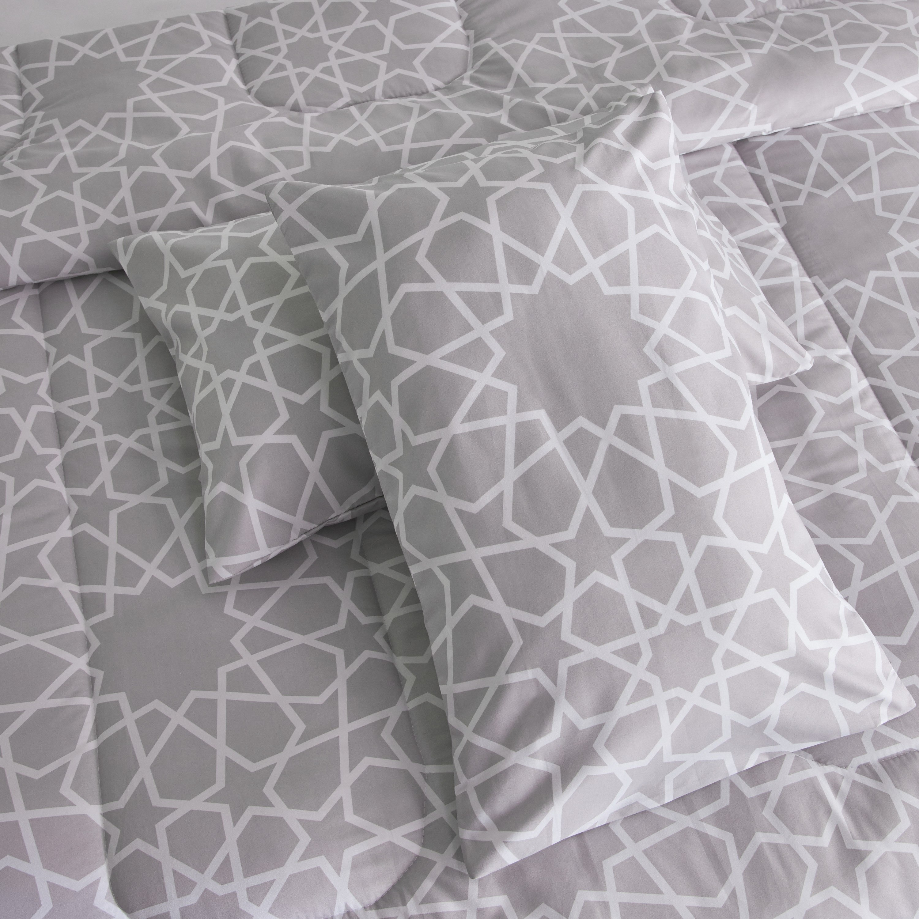 طقم لحاف كينج من الألياف الدقيقة بطبعات ديمو 3 قطع من أونتاريو - 220x240 سم-hbxhomeware-hbxbedroom-image-6