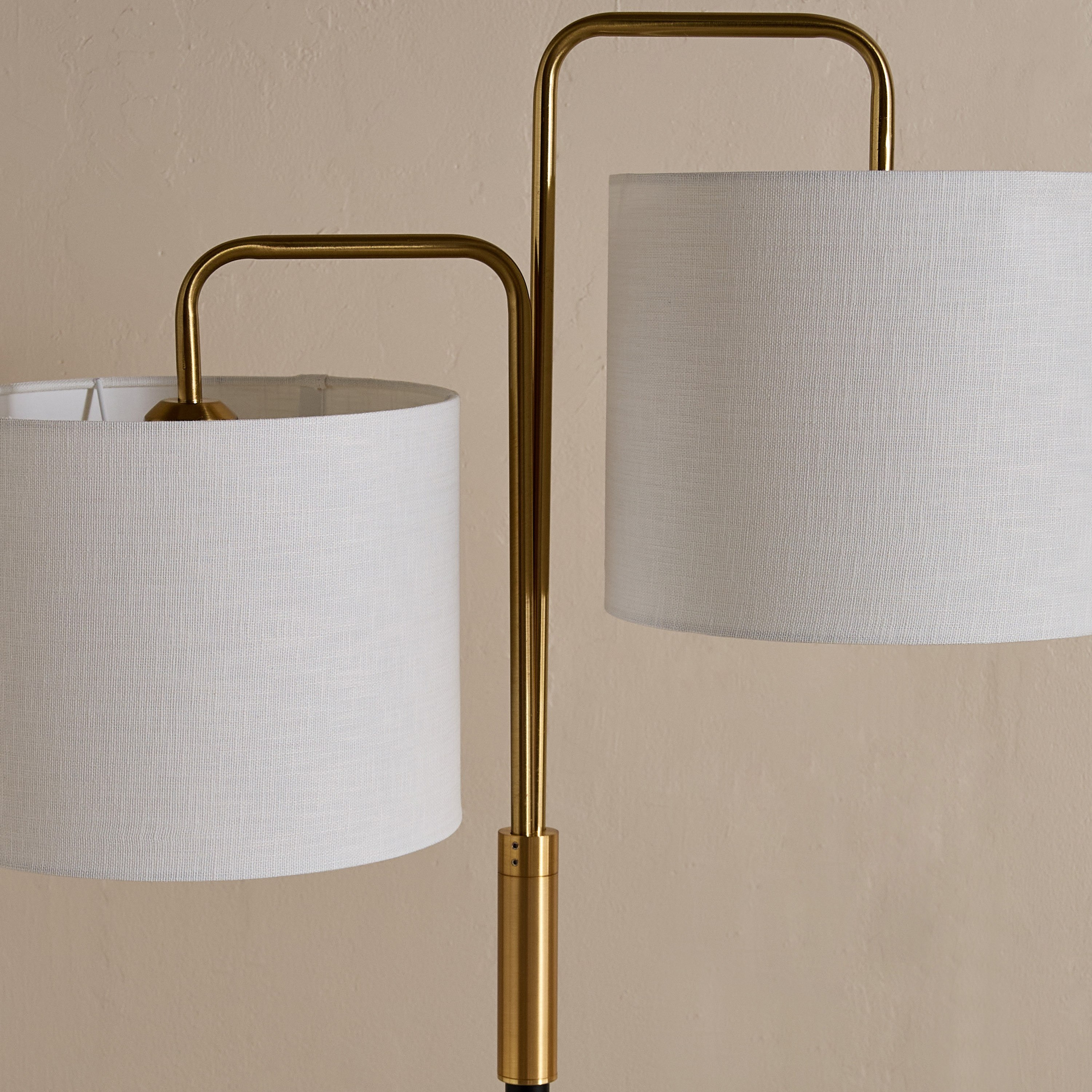 مصباح أرضية معدن بتصميم شجرة مع غطائي قماش فيكو من هاسكيت - 56x25x162.5 سم-hbxhomeware-hbxdecorandfurnishings-image-3