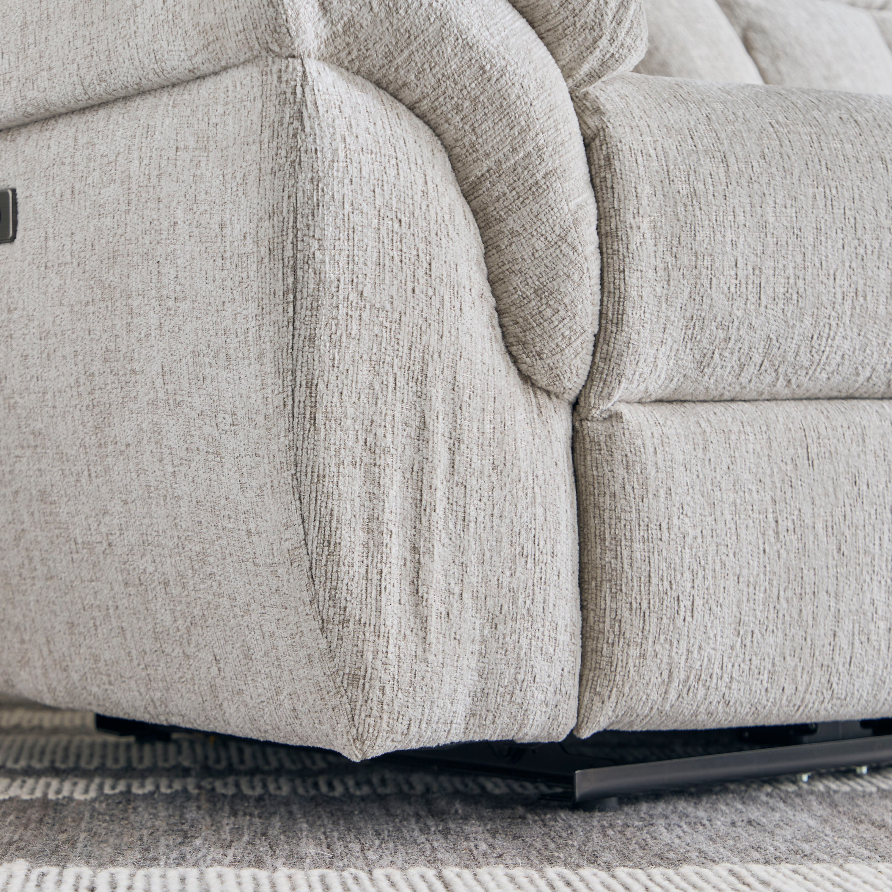 كنبة استرخاء قماش مقعدين تعمل بالطاقة الكهربائية بكونسول و2 حامل أكواب من ستانفورد-hbxfurniture-sofasandarmchairs-reclinersofas-image-15