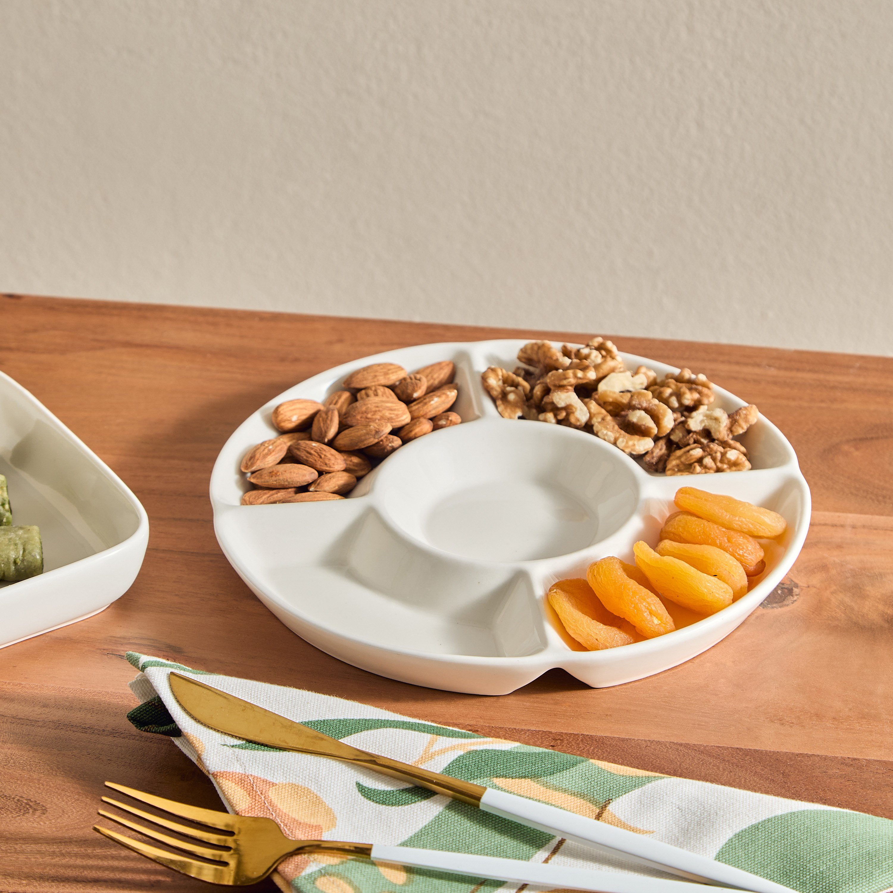 Alice New Bone China 5-Partion Platter - 20 cm-hbxdecorandfurnishings-tabletop-serveware-image-4