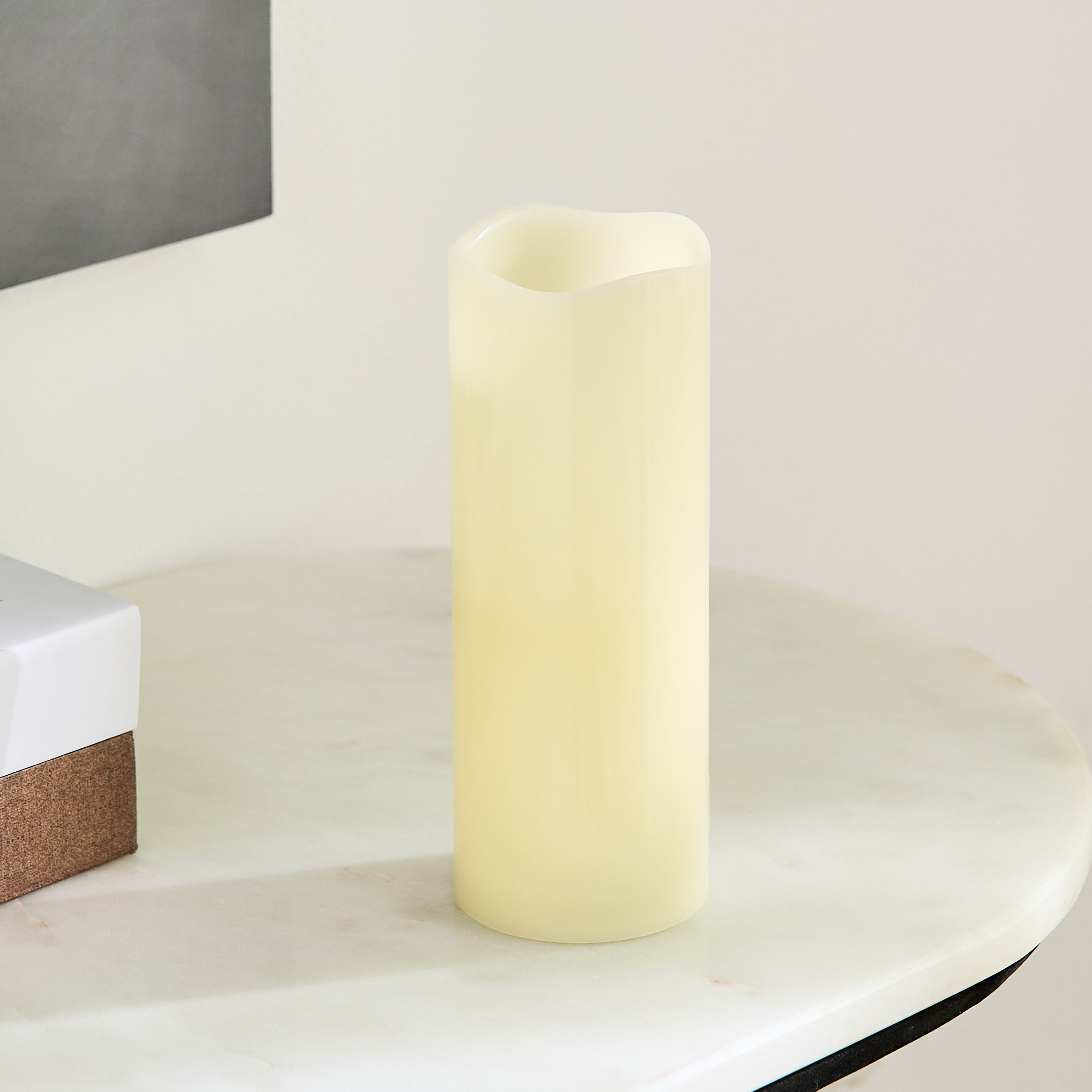 Luna LED Flameless Ivory Wax Candle with Vanilla Scent and Flickering - 7.5x20 cm-hbxhomeware-hbxdecorandfurnishings-image-2