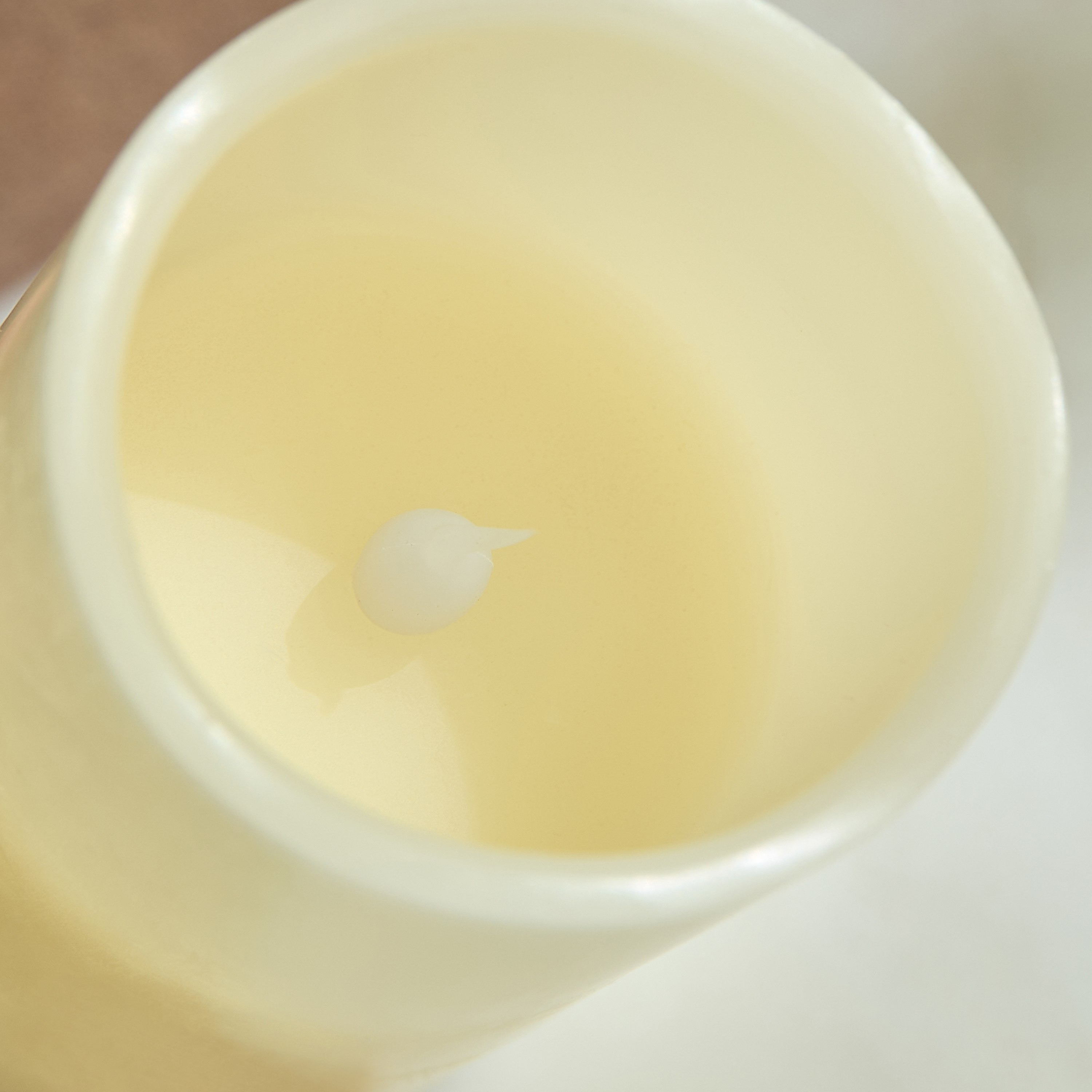 Luna LED Flameless Ivory Wax Candle with Vanilla Scent and Flickering - 7.5x20 cm-hbxhomeware-hbxdecorandfurnishings-image-3