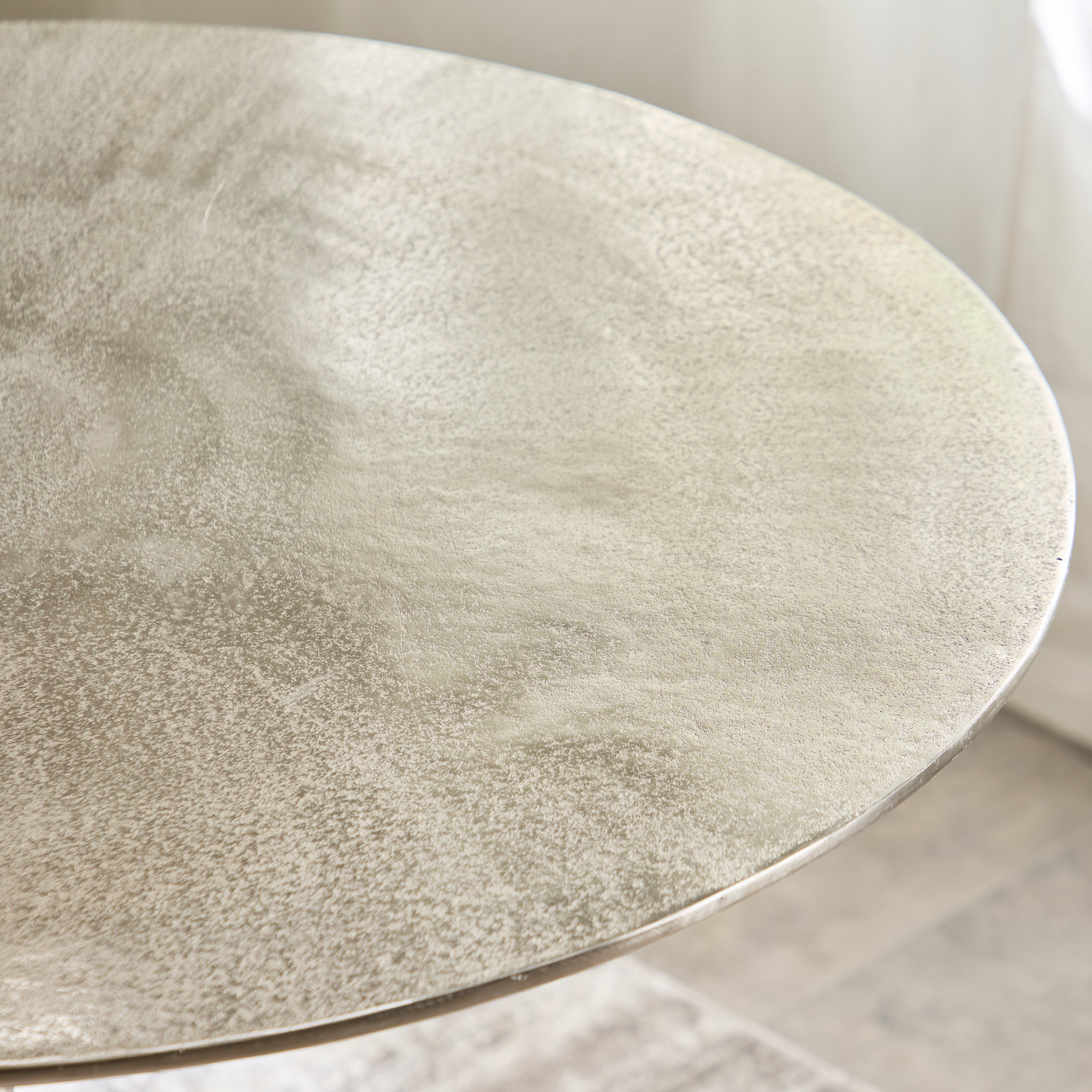 طاولة سفرة لـ4 مقاعد من الألومنيوم المصبوب - إيديث من كافون-hbxfurniture-diningtablesandsets-diningtables-fourseater-image-4