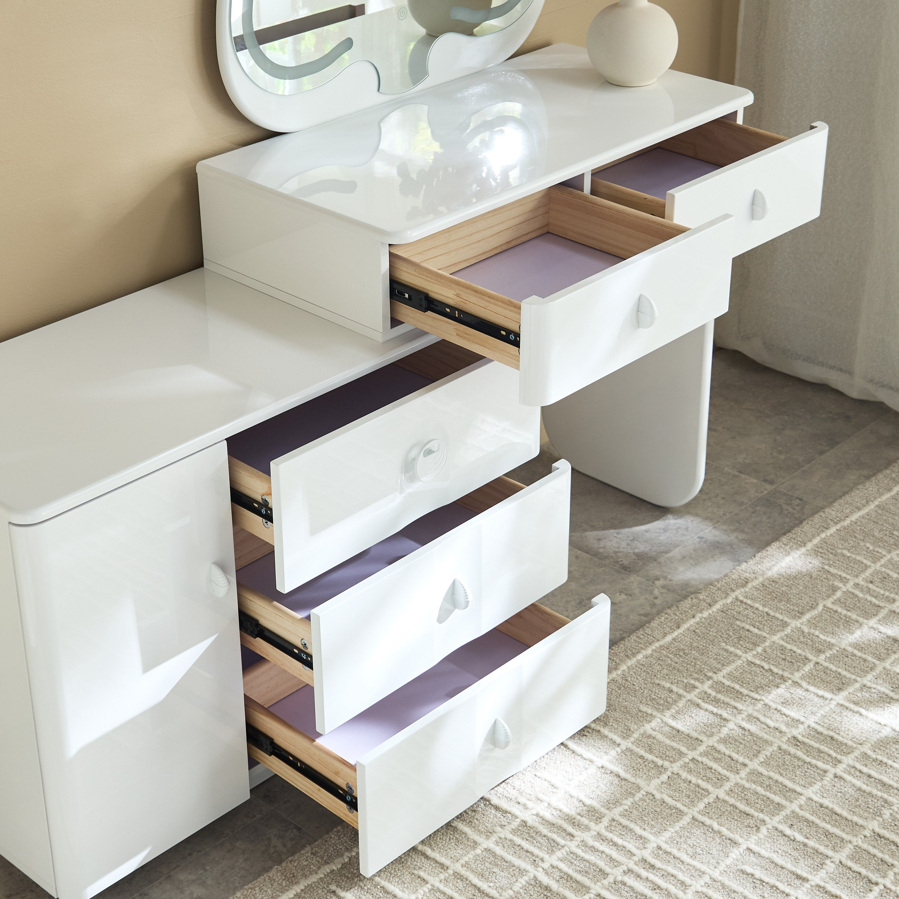 طاولة تزيين ذكية مع مرآة أورلاندو من مارويل-hbxfurniture-bedroom-dressersandmirrors-image-4