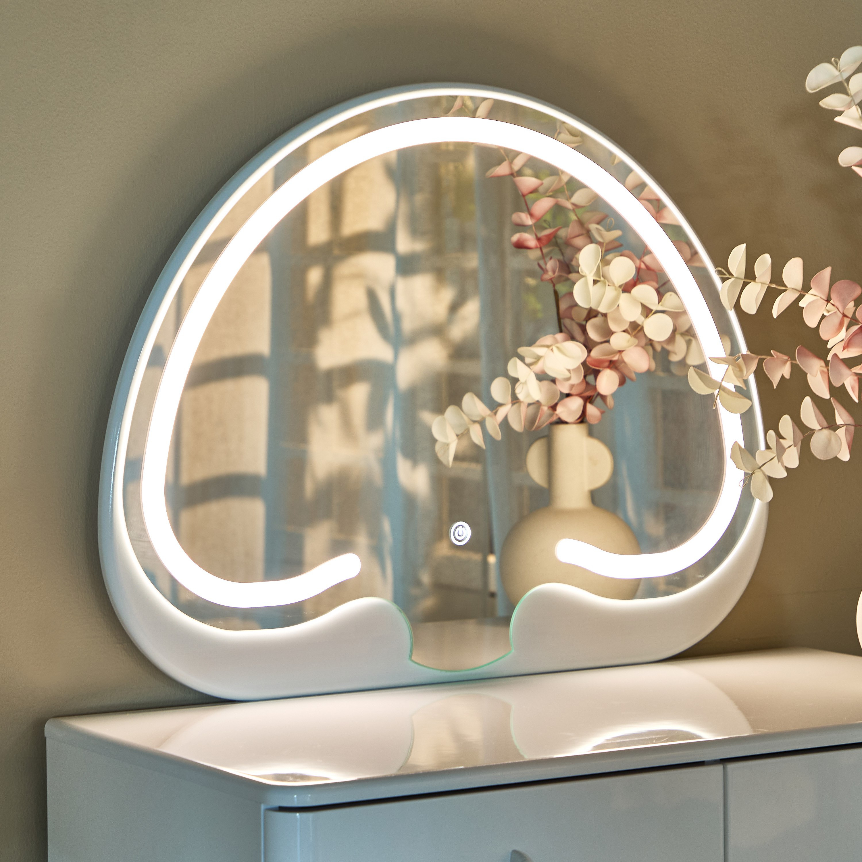 طاولة تزيين ذكية مع مرآة أورلاندو من مارويل-hbxfurniture-bedroom-dressersandmirrors-image-5