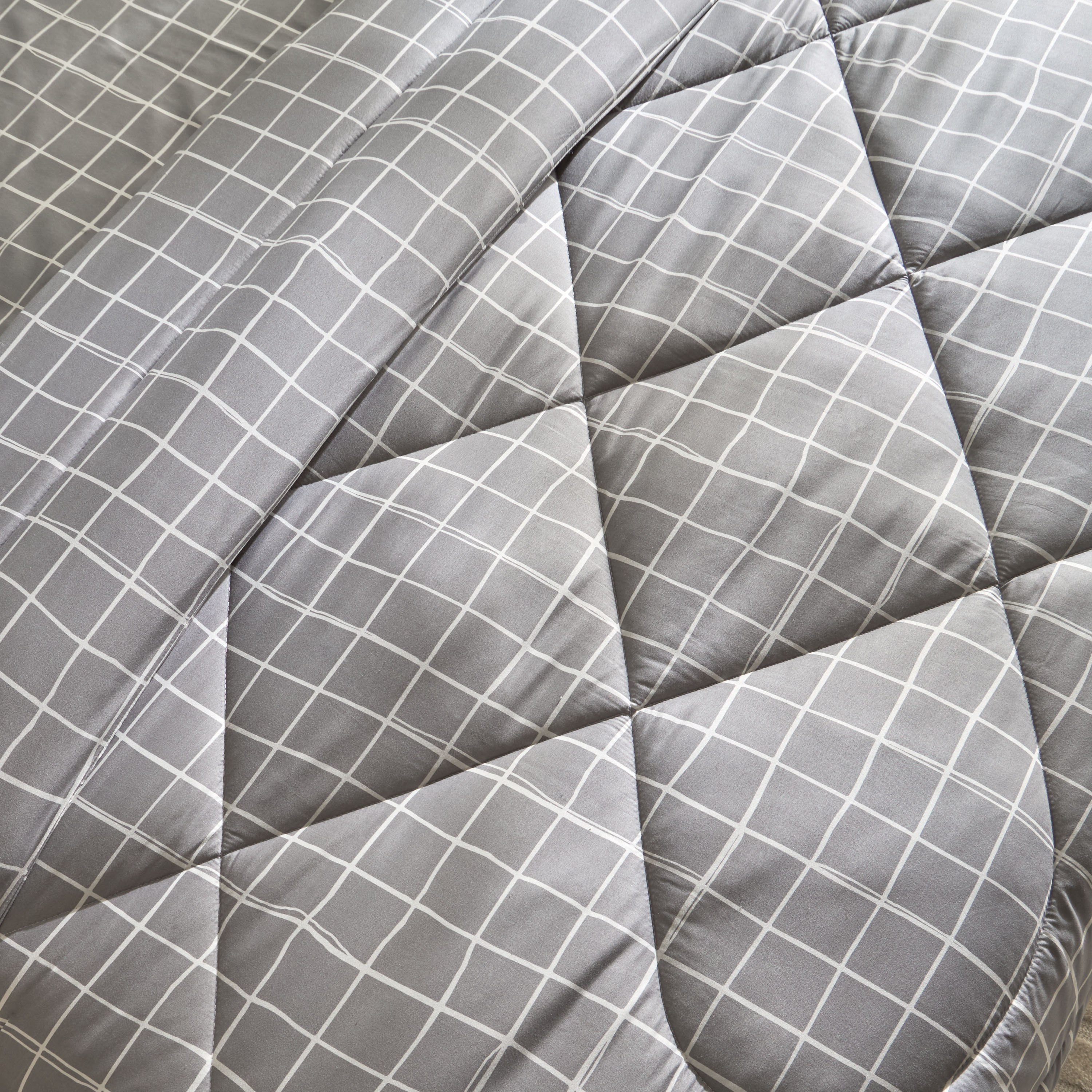 لحاف كوين ألياف دقيقة أكرون من ماتريكس - 200x240 سم-hbxhomeware-hbxbedroom-image-3