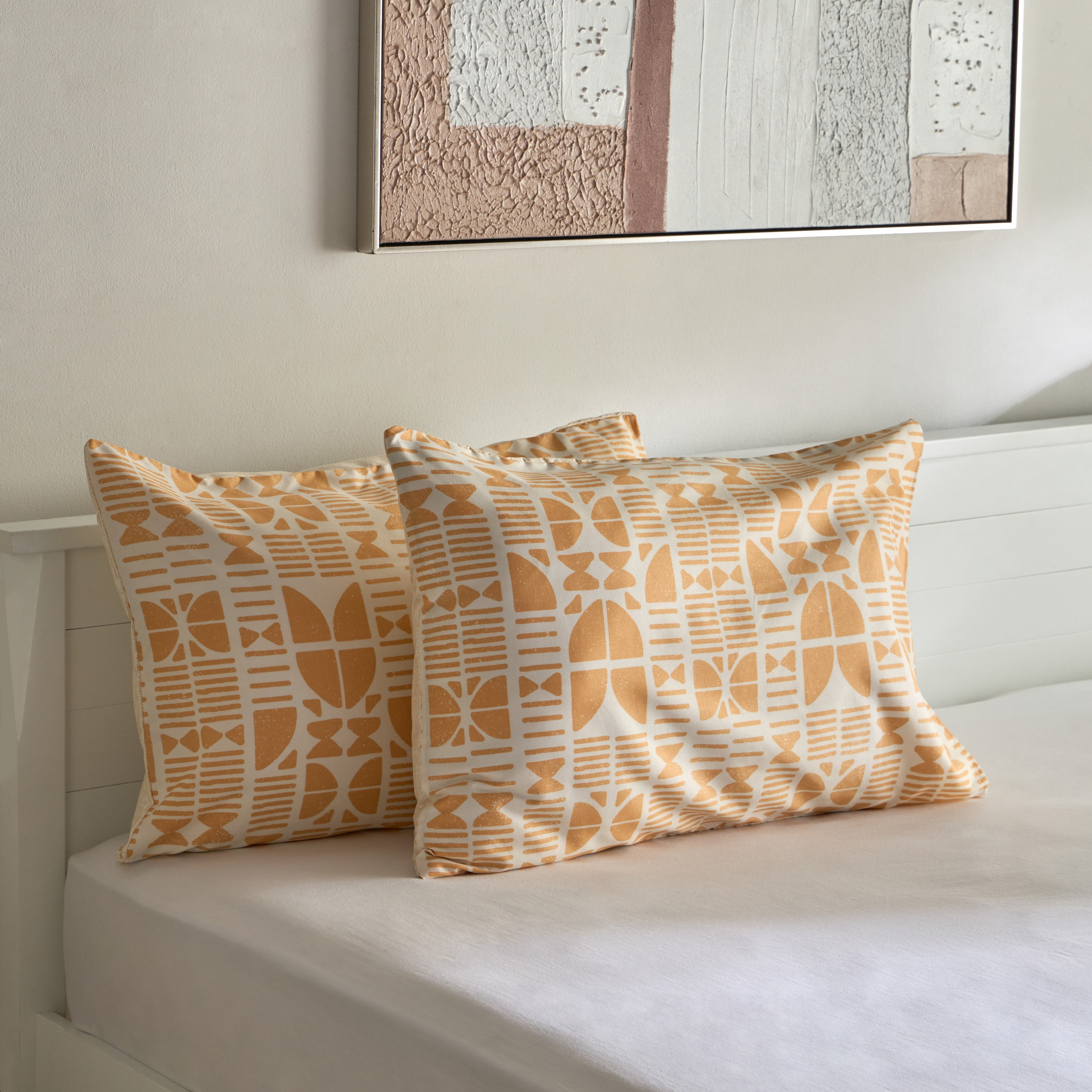 طقم أغطية وسائد بطبعات من الألياف الدقيقة قطعتين كورال من ماتريكس - 50x75 سم-hbxhomeware-hbxbedroom-image-1