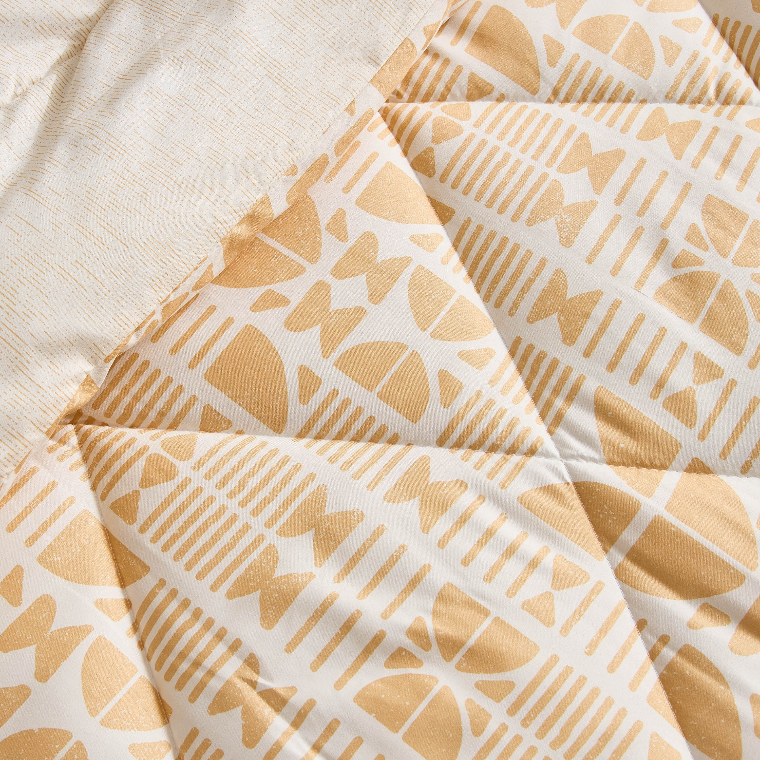Matrix Coral Microfiber Single Comforter - 135x220 cm-hbxhomeware-hbxbedroom-image-4