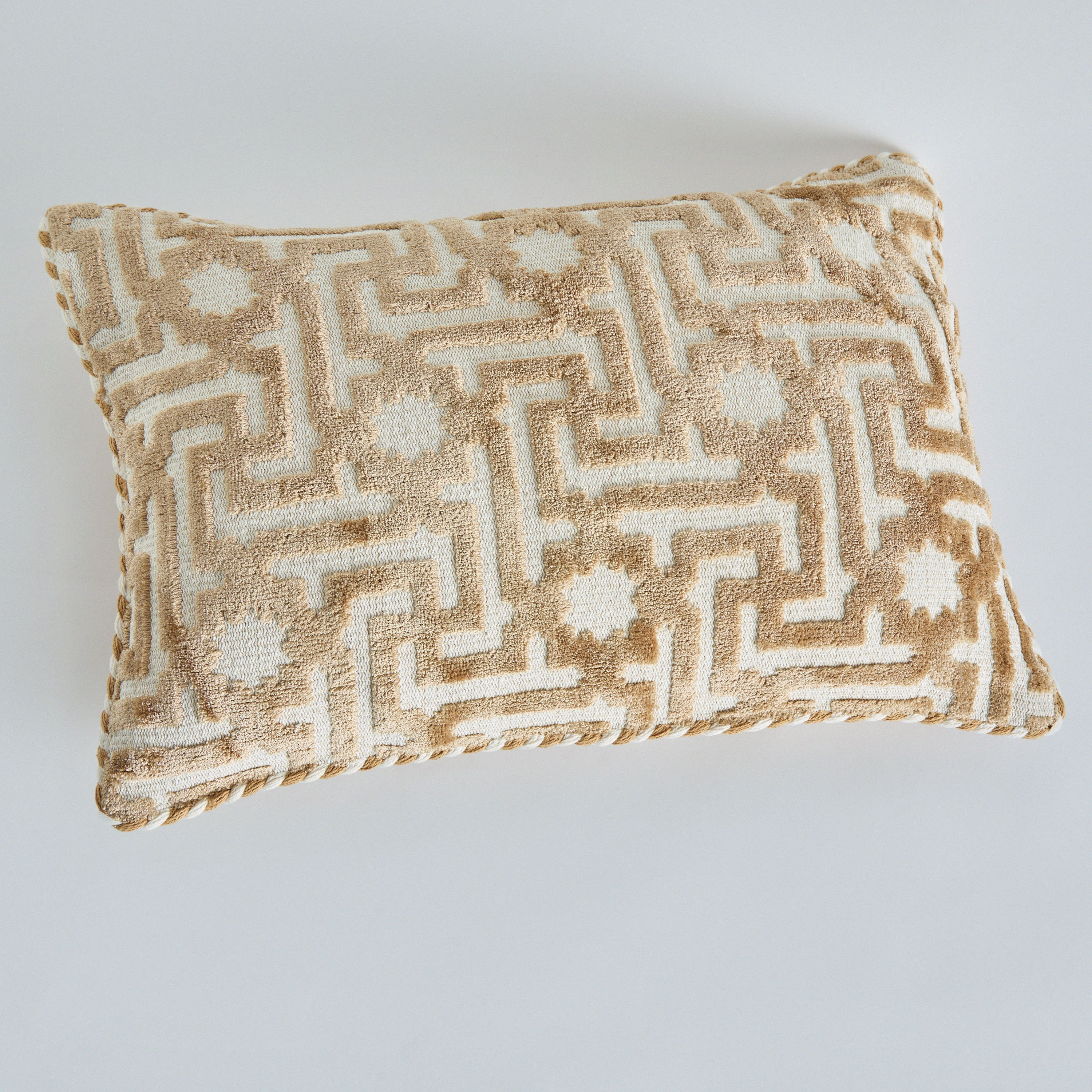 وسادة فيسكوز محبوكة ميراج من سكاي لاين - 40×60 سم-hbxhomeware-hbxbedroom-image-5