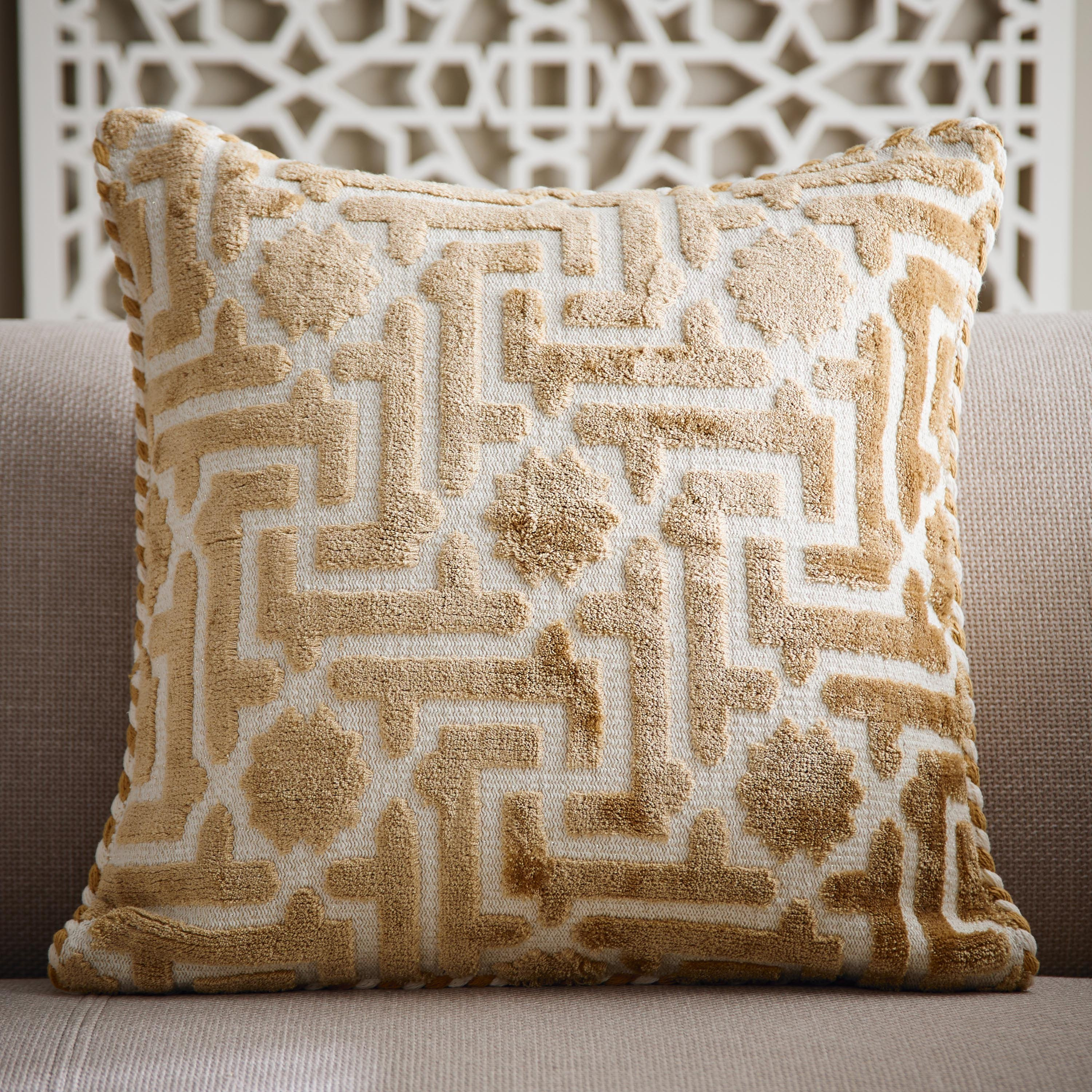 وسادة فيسكوز محبوكة ميراج من سكاي لاين - 50×50 سم-hbxhomeware-hbxbedroom-image-1