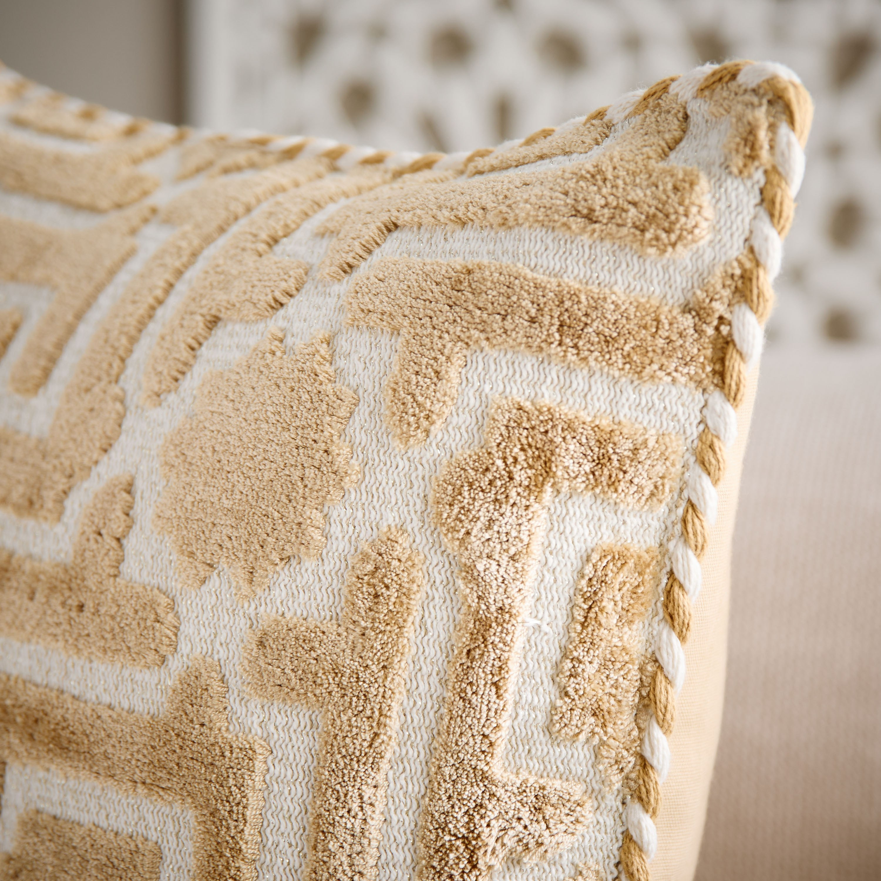 وسادة فيسكوز محبوكة ميراج من سكاي لاين - 50×50 سم-hbxhomeware-hbxbedroom-image-2