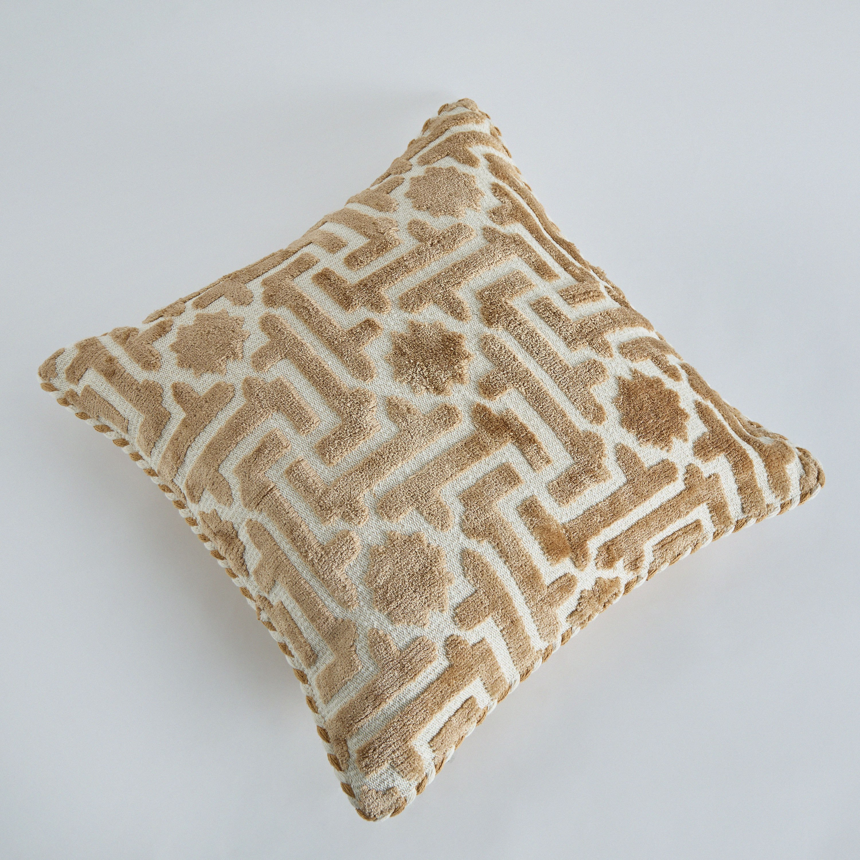 وسادة فيسكوز محبوكة ميراج من سكاي لاين - 50×50 سم-hbxhomeware-hbxbedroom-image-5