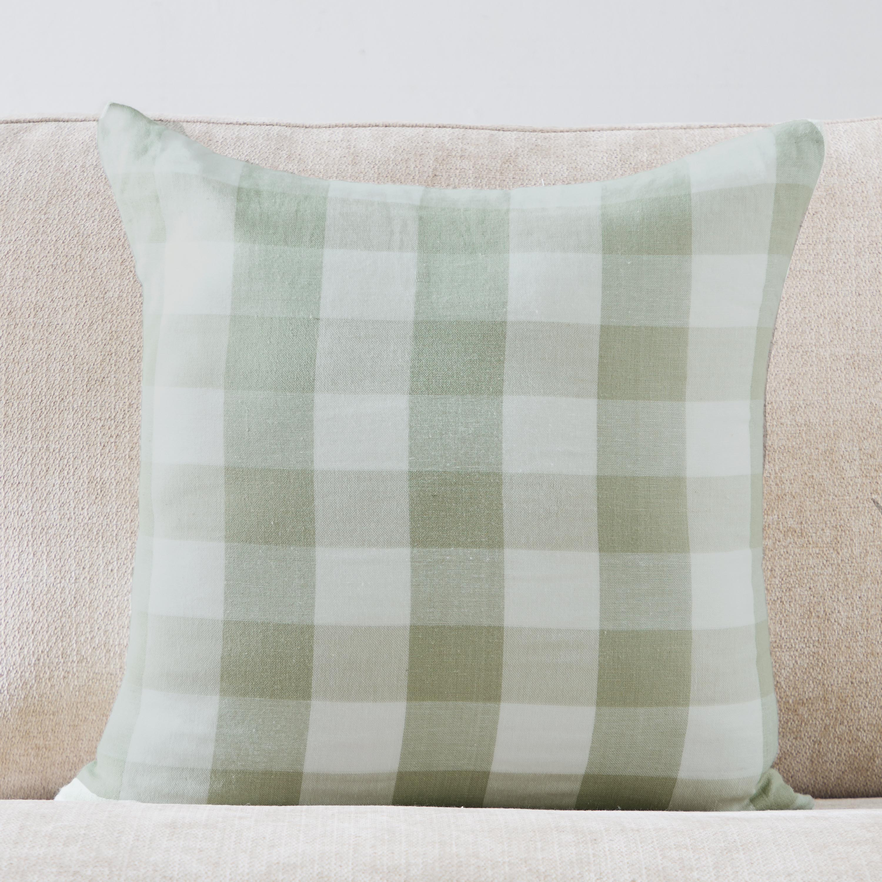 Green Artist Verde Yarn Dyed Check Filled Cushion - 50x50 cm-hbxhomeware-hbxbedroom-image-1