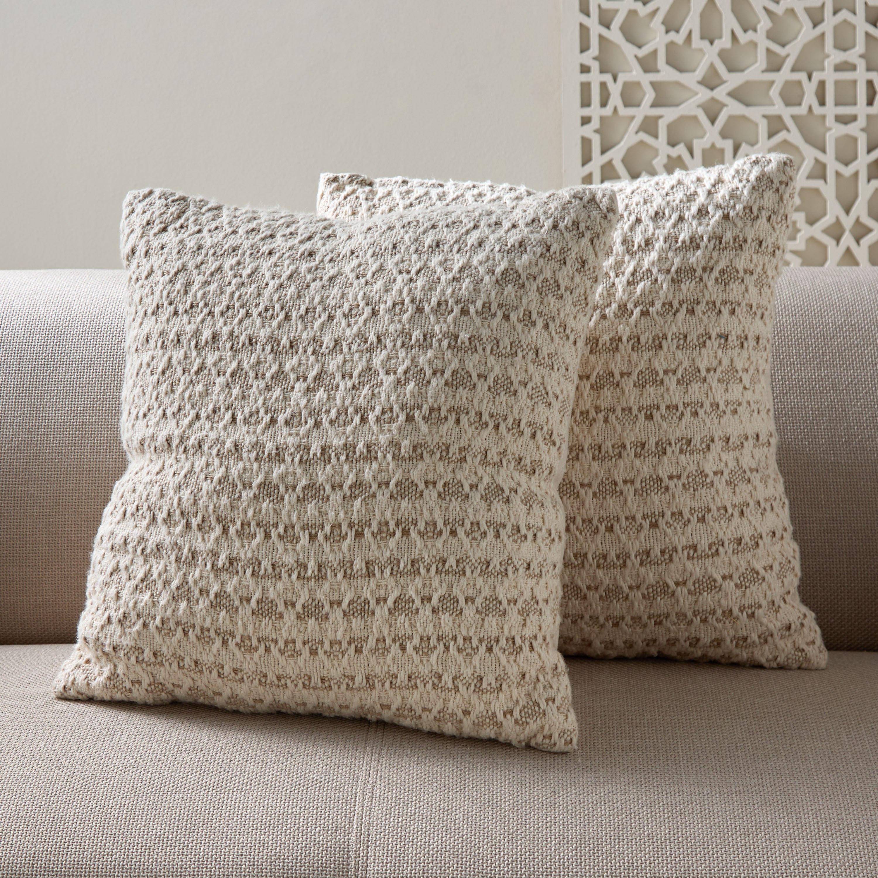 طقم وسائد محشوة بارزة الملمس قطعتين من كوزي ديو - 50x50 سم-hbxhomeware-hbxbedroom-image-1