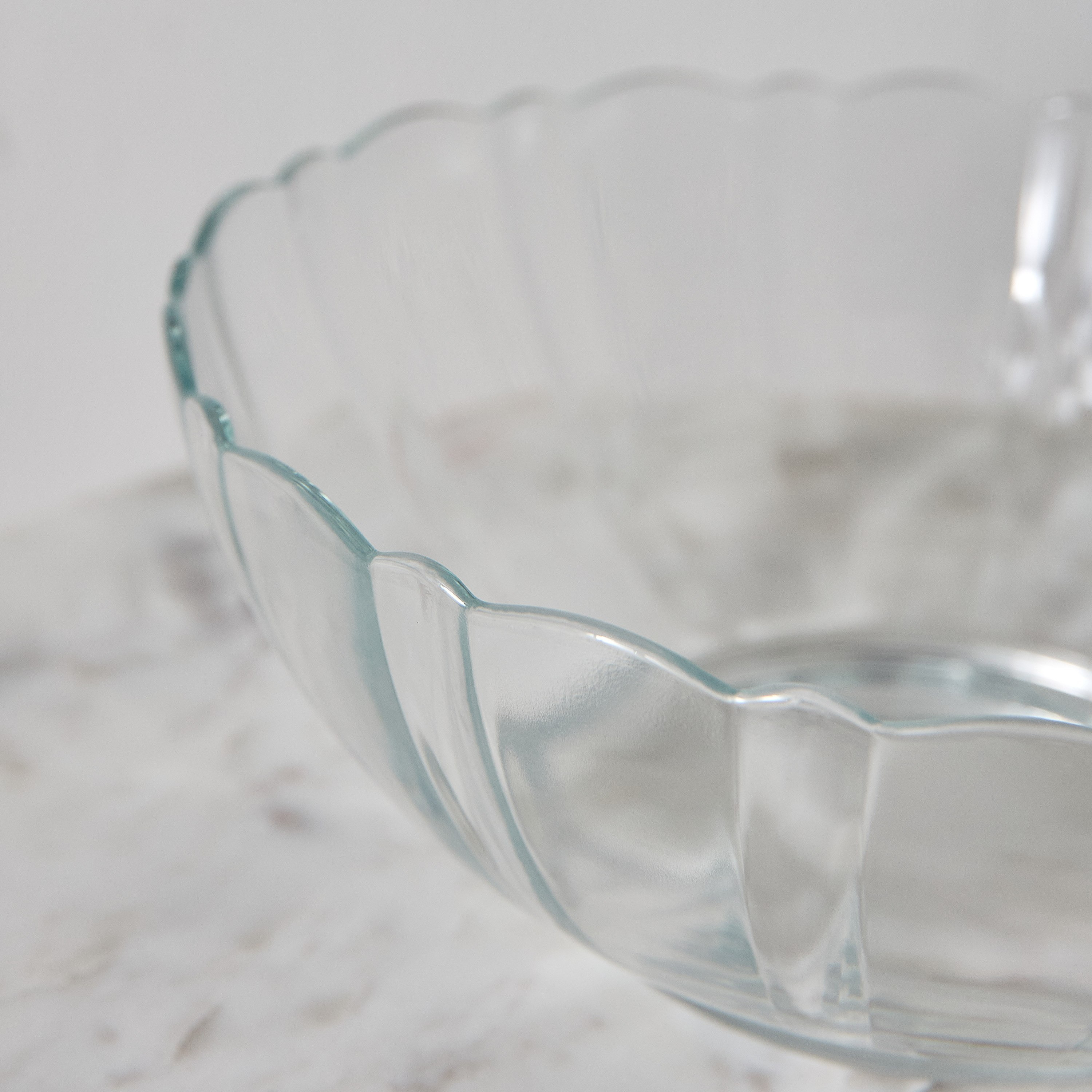 وعاء بوتبوري زجاجي من لومينارك - 23 سم-hbxdecorandfurnishings-homeaccessories-bowls-image-3