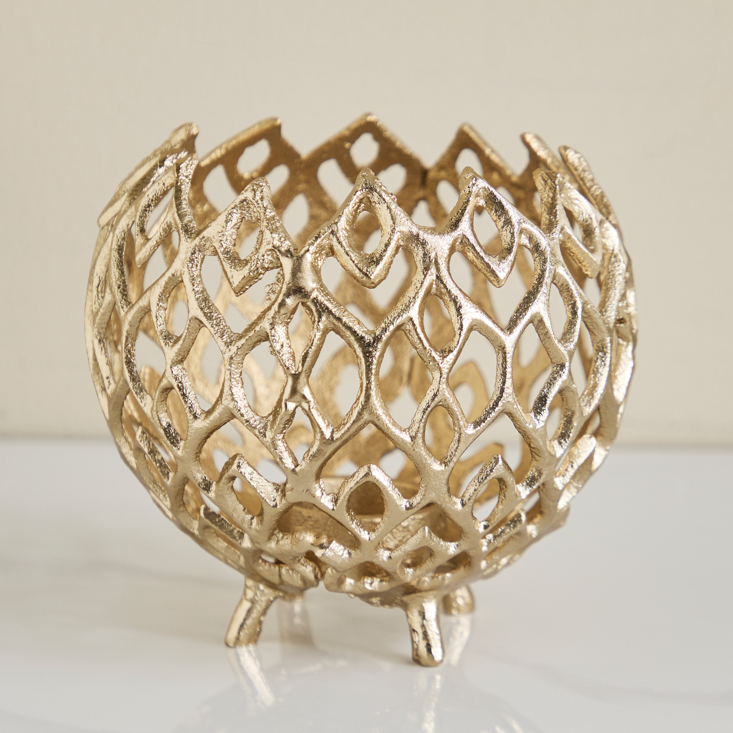 حامل شموع فوتيف ألومنيوم بتفاصيل مفرّغة من أوزاوا - 16x16x15 سم-hbxhomeware-hbxdecorandfurnishings-image-6