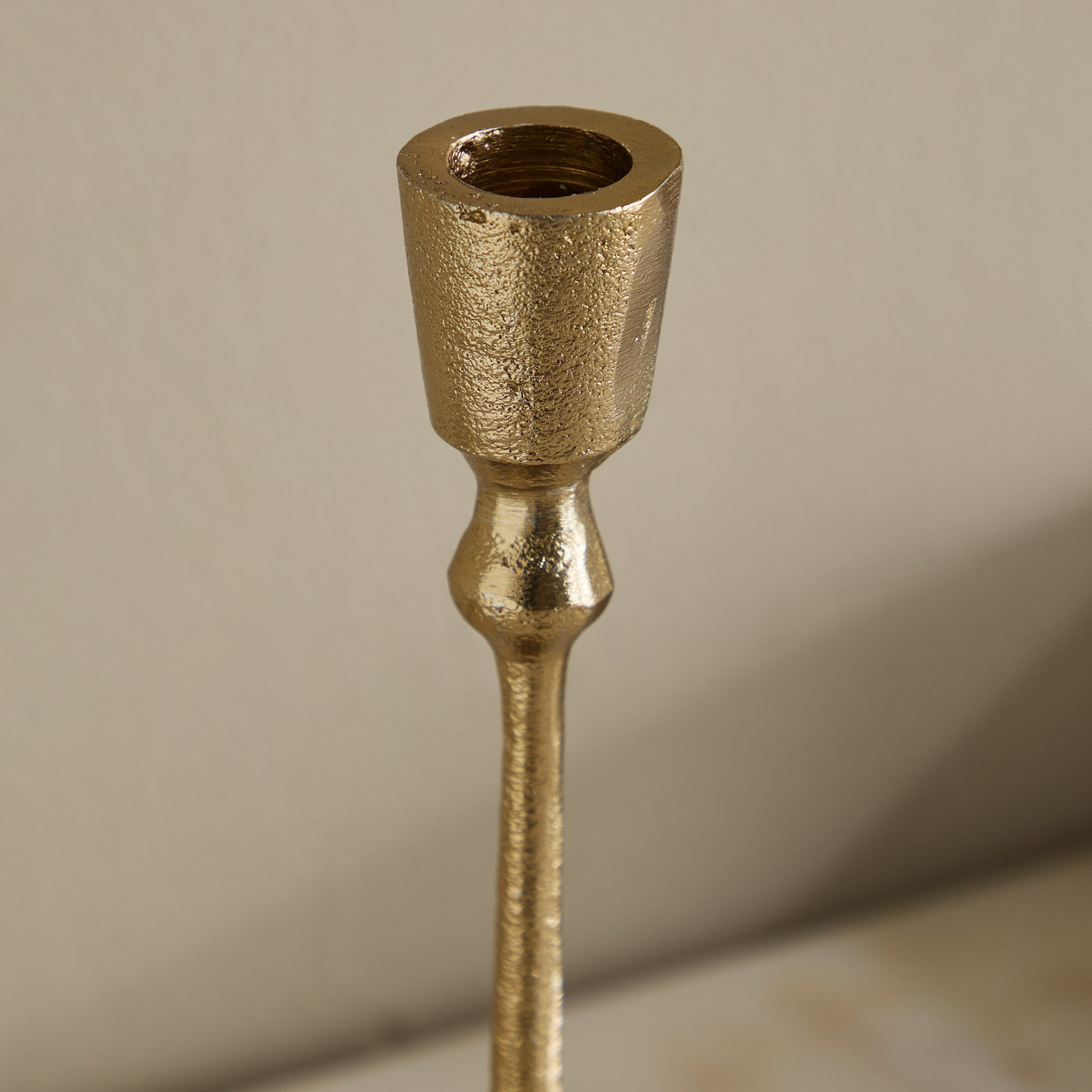 حامل شموع ألومنيوم رفيع من فيولا - 6x6x23 سم-hbxdiningroom-decorandaccessories-candleholders-image-3