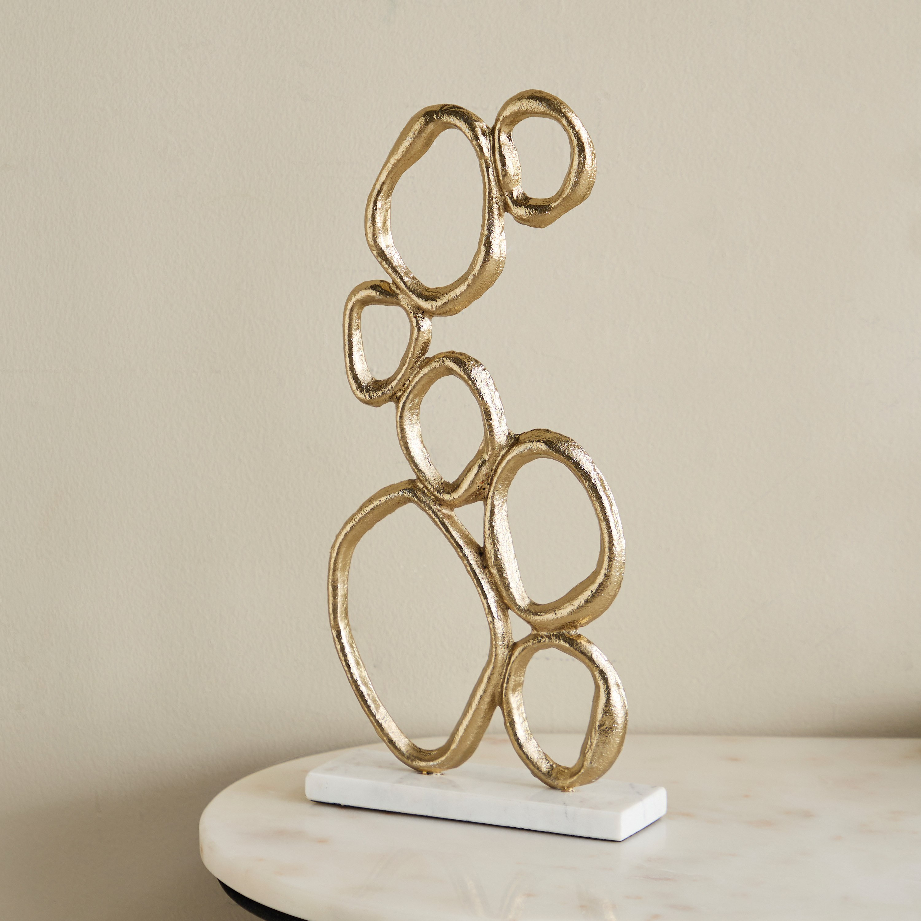 زينة ديكور بتصميم حلقة ألومنيوم بقاعدة رخام طبيعي من فيولا - 19x6x39 سم-hbxhomeware-homedecor-figurinesandornaments-image-4