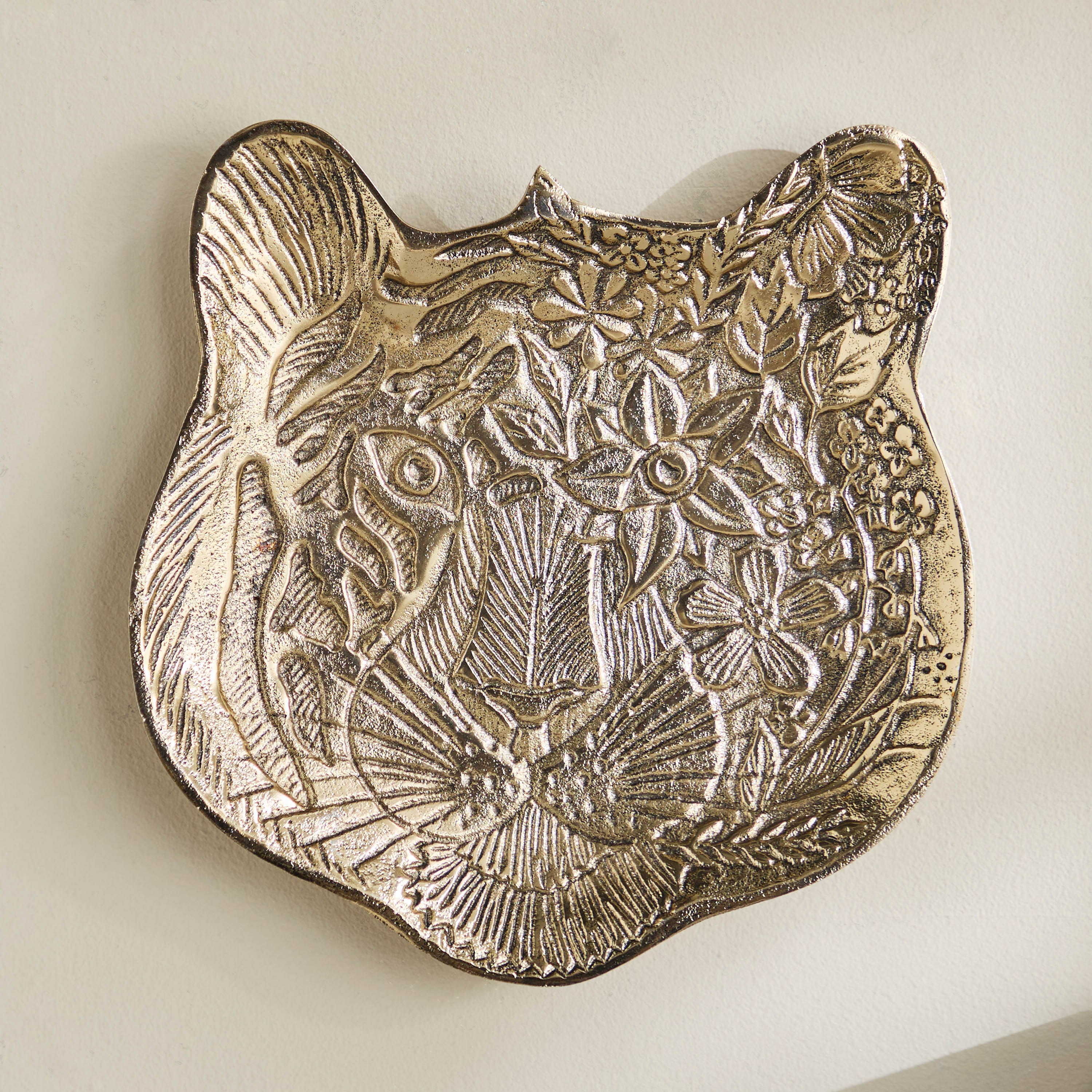Viola Aluminium Tiger Face Tray Wall Decor - 30x33x2.5 cm-hbxdiningroom-walldecor-wallart-image-2