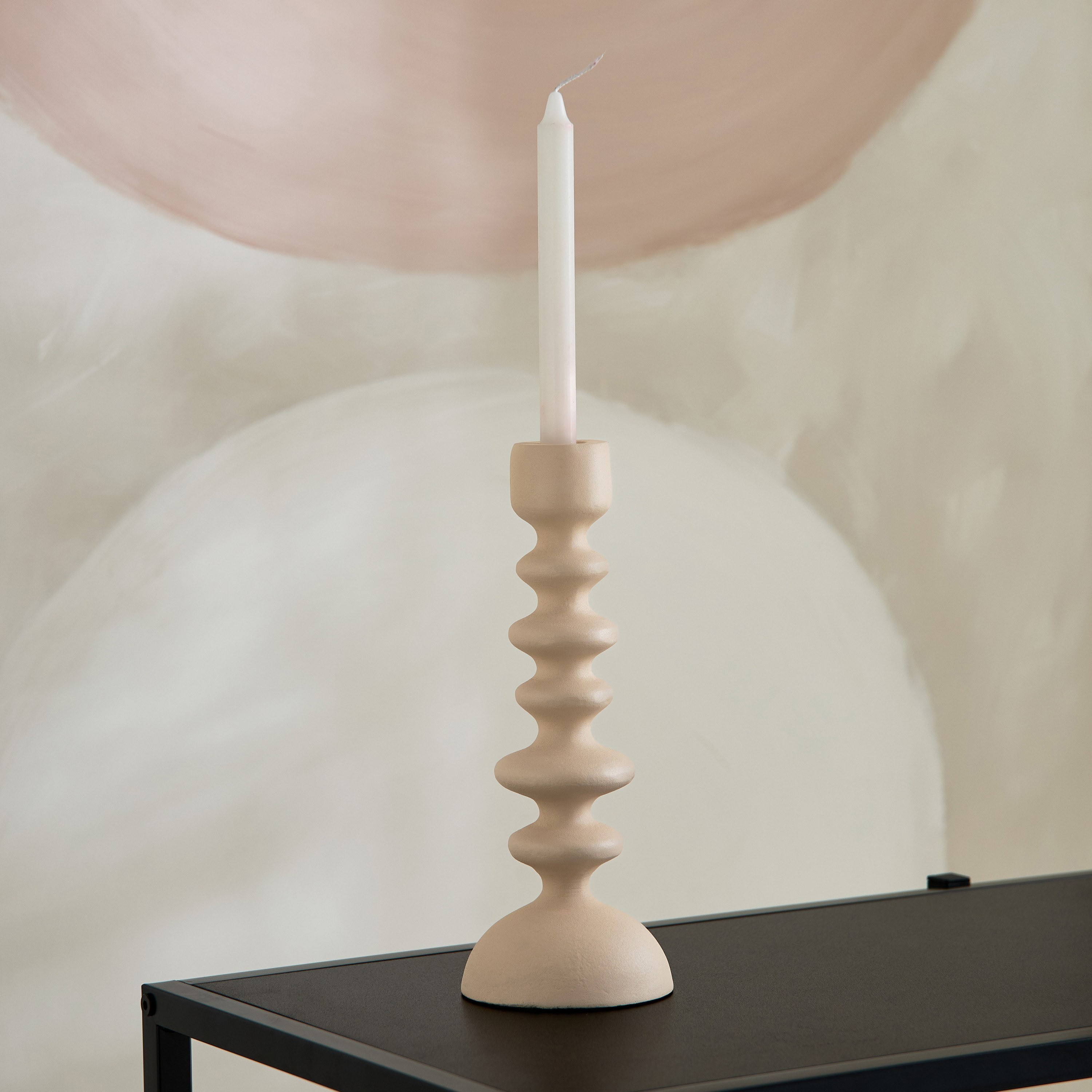 حامل شموع بتشطيب بنقشة الألومنيوم المحبب من ليسي - 10x10x25.5 سم-hbxlivingroom-decorandaccessories-candleholders-image-1