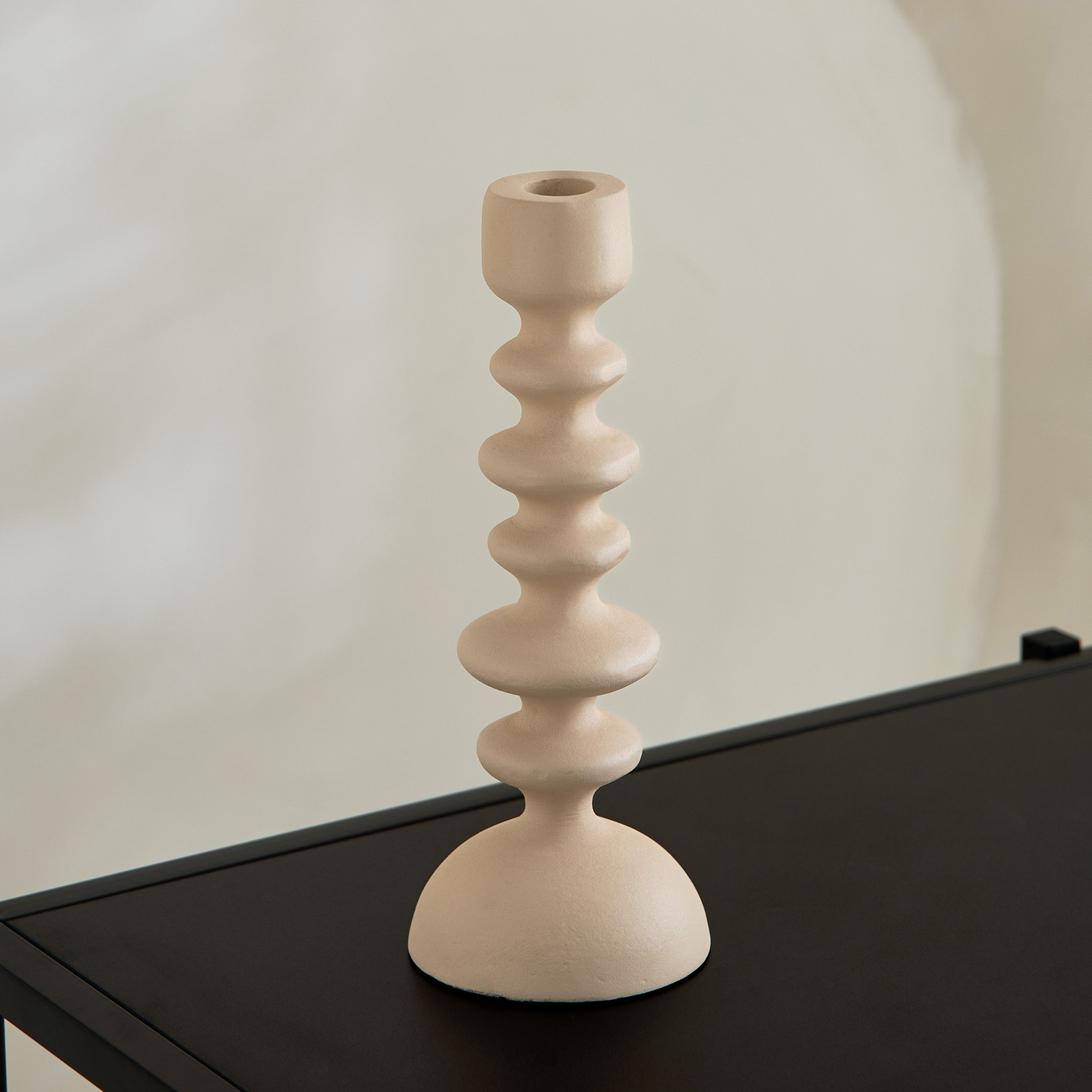 حامل شموع بتشطيب بنقشة الألومنيوم المحبب من ليسي - 10x10x25.5 سم-hbxlivingroom-decorandaccessories-candleholders-image-2