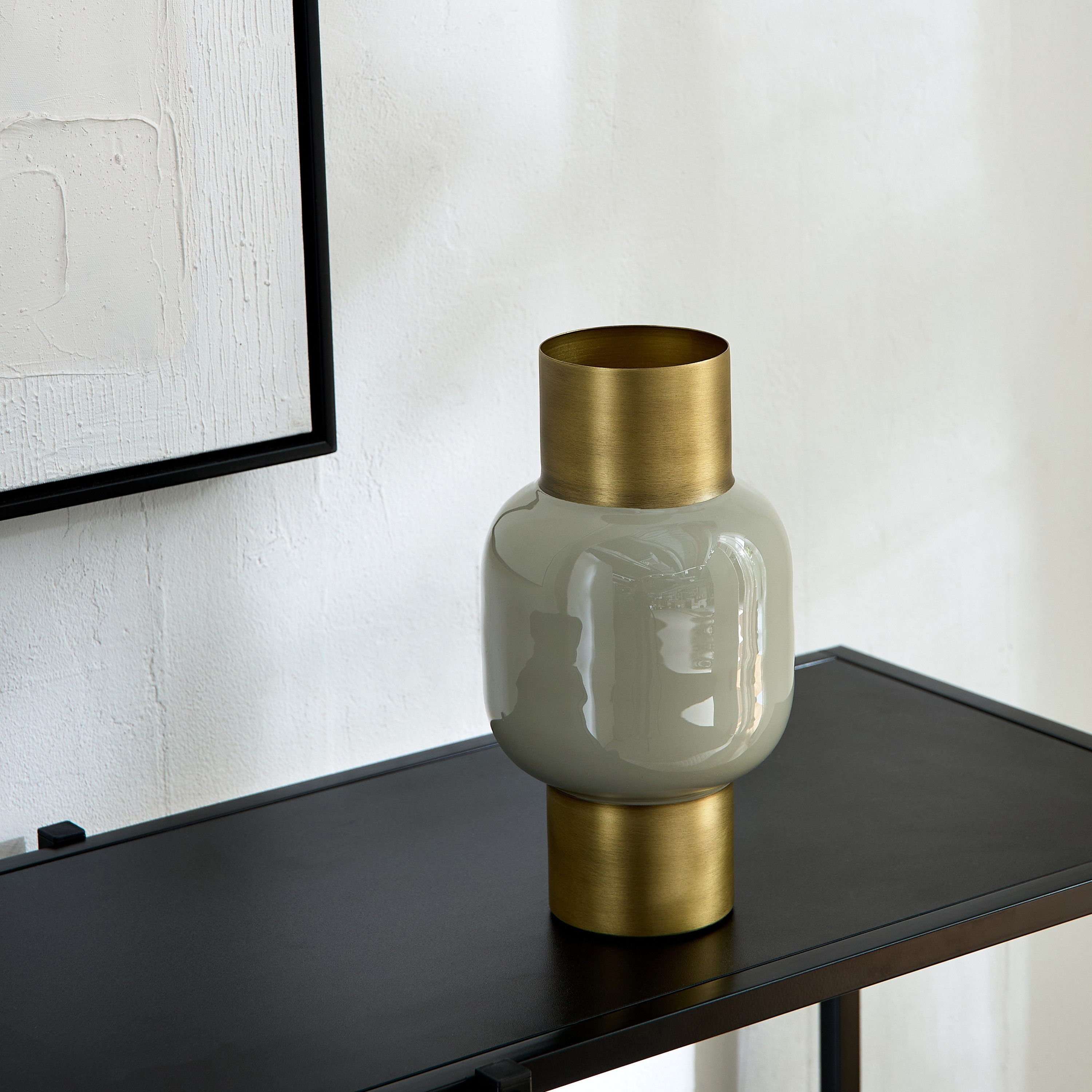 مزهرية معدن بتشطيب ستوكو من ليسي - 14x14x27.5 سم-hbxbedroom-decorandaccessories-vases-image-2