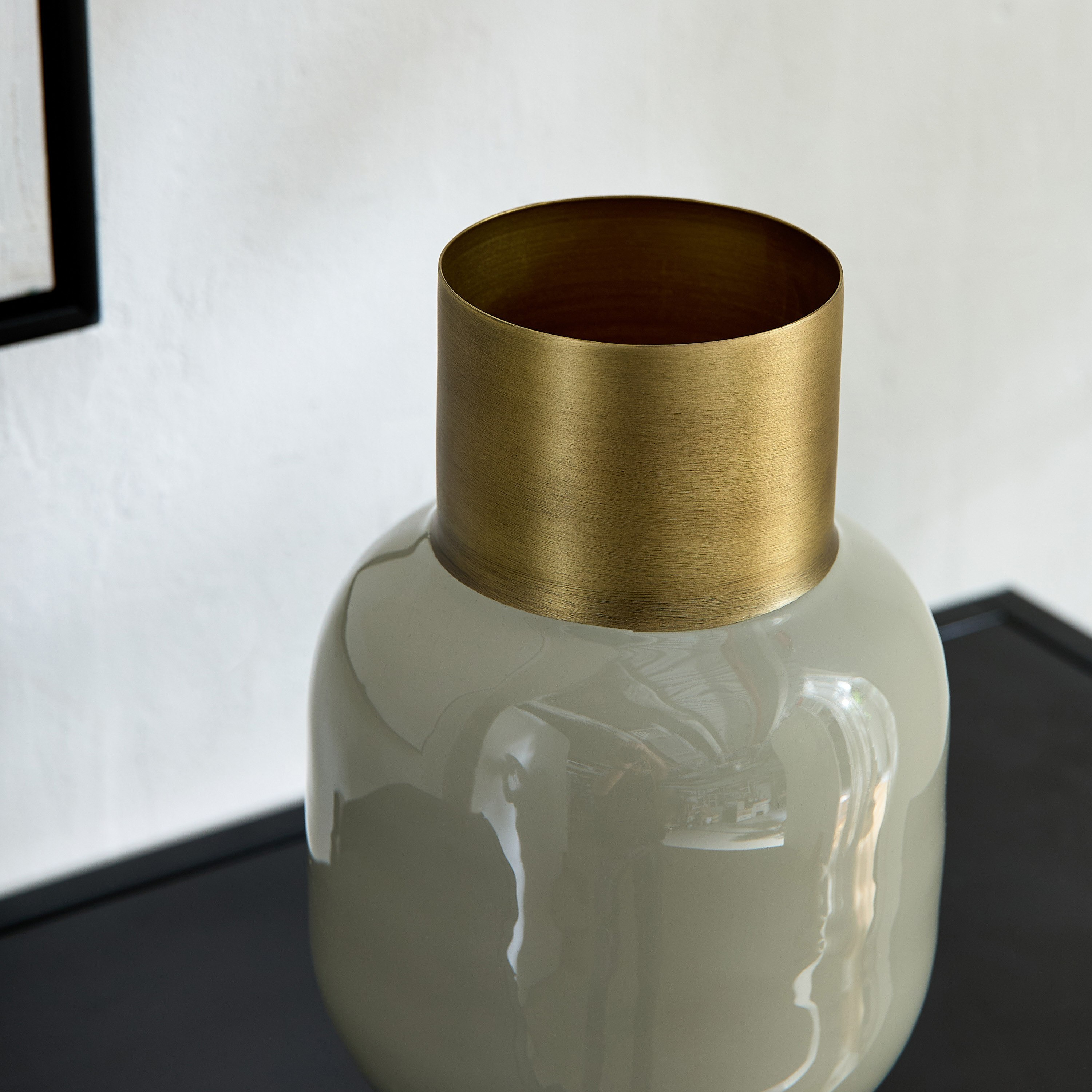 مزهرية معدن بتشطيب ستوكو من ليسي - 14x14x27.5 سم-hbxbedroom-decorandaccessories-vases-image-3