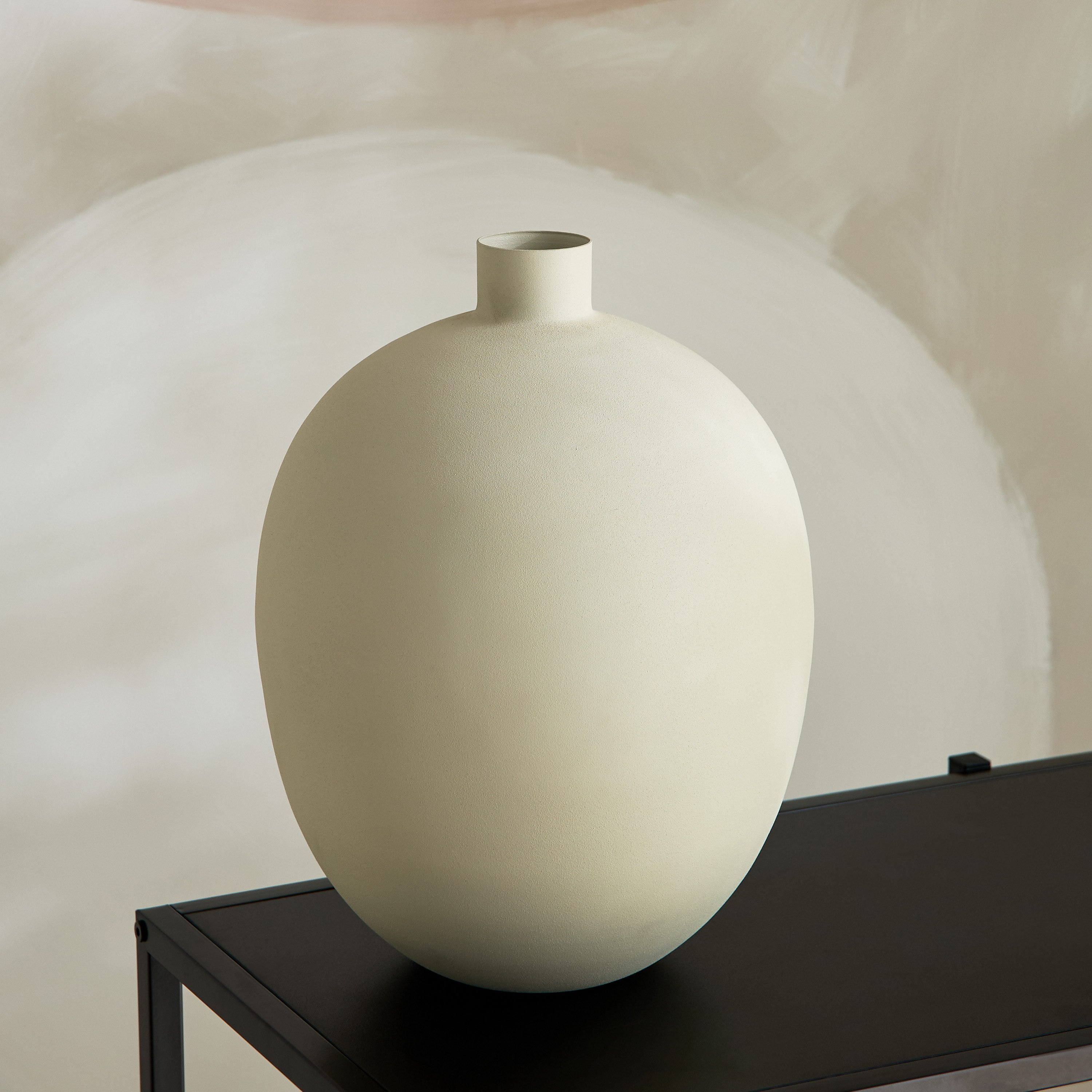 مزهرية معدن بتشطيب ستوكو من ليسي - 26x26x34 سم-hbxbedroom-decorandaccessories-vases-image-2