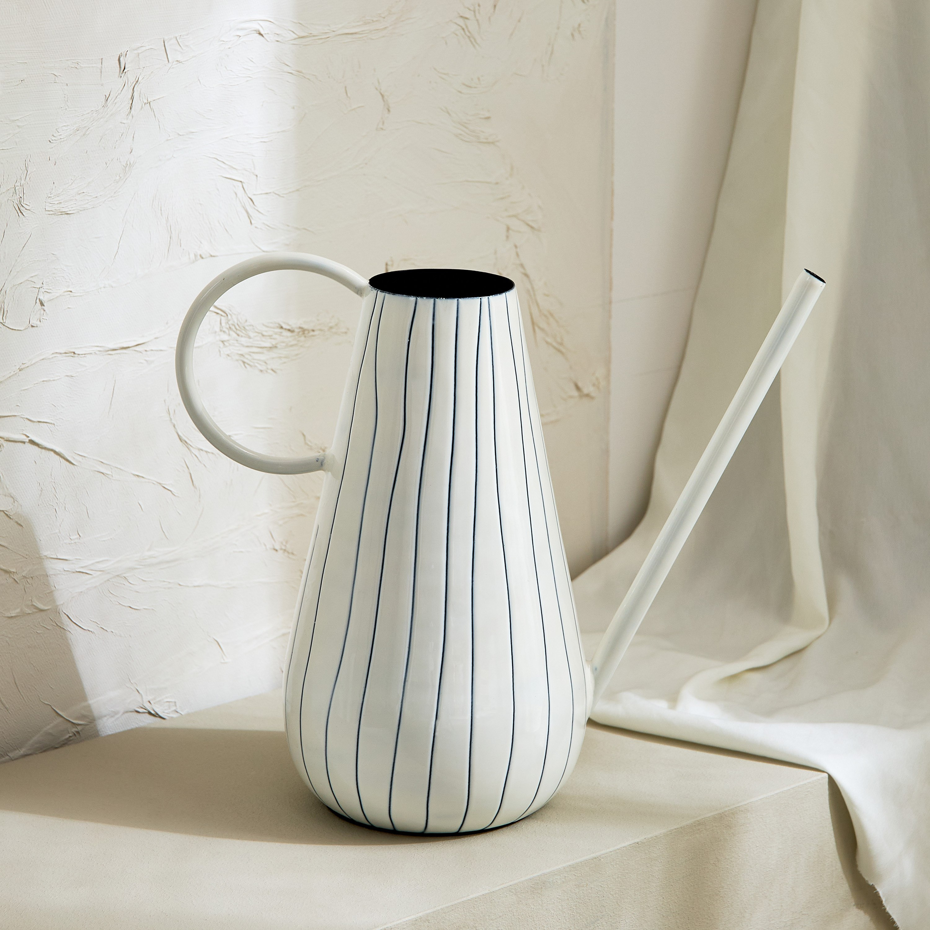 إبريق سقي معدن ديكور من فيليس - 34x15x28 سم-hbxbedroom-decorandaccessories-vases-image-1