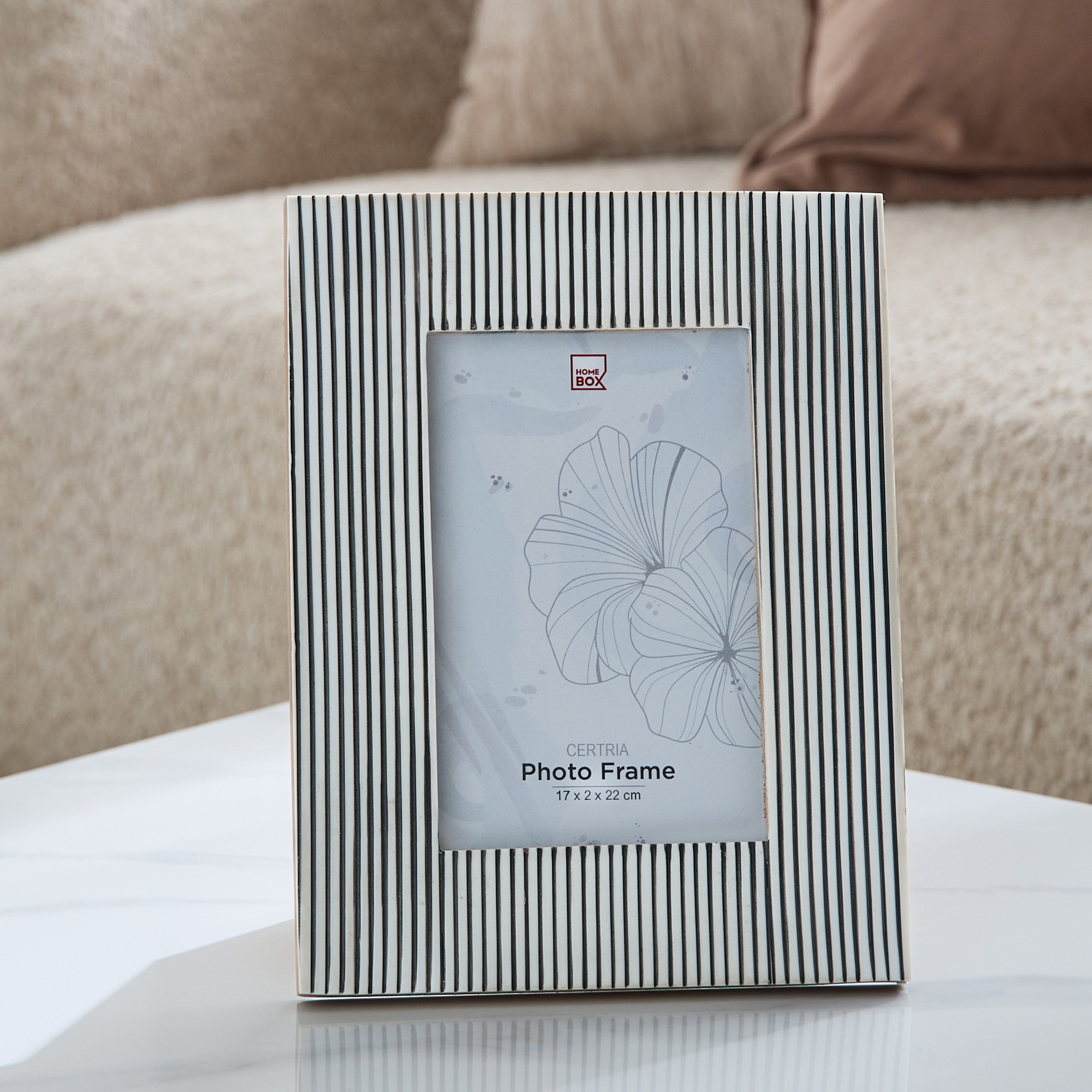 Cetria Premium Resin Single Photo Frame - 17x22x2 cm-hbxdiningroom-decorandaccessories-photoframes-image-1
