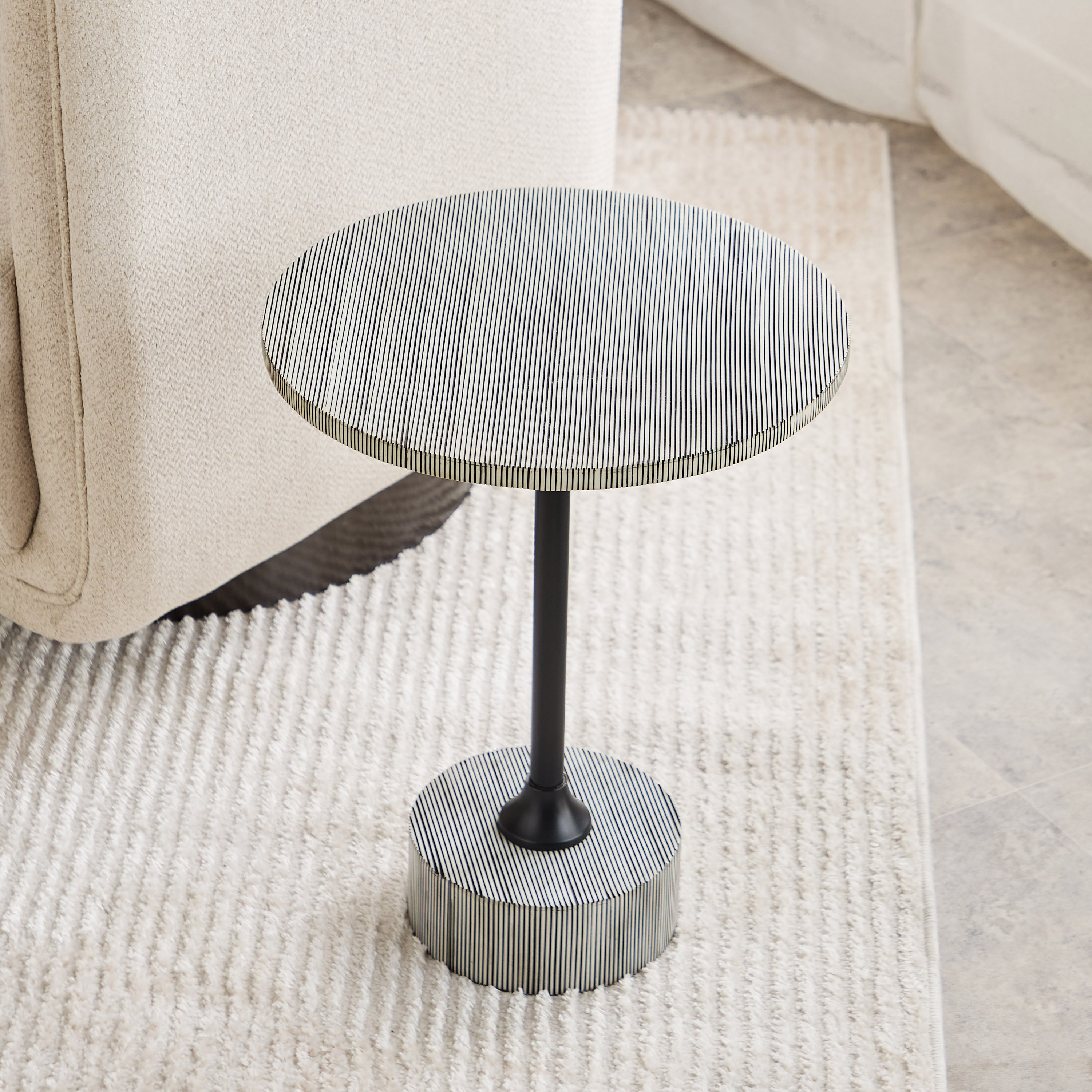 Vendra Cetria Premium Resin Side Table-hbxfurniture-livingroom-endtables-image-2