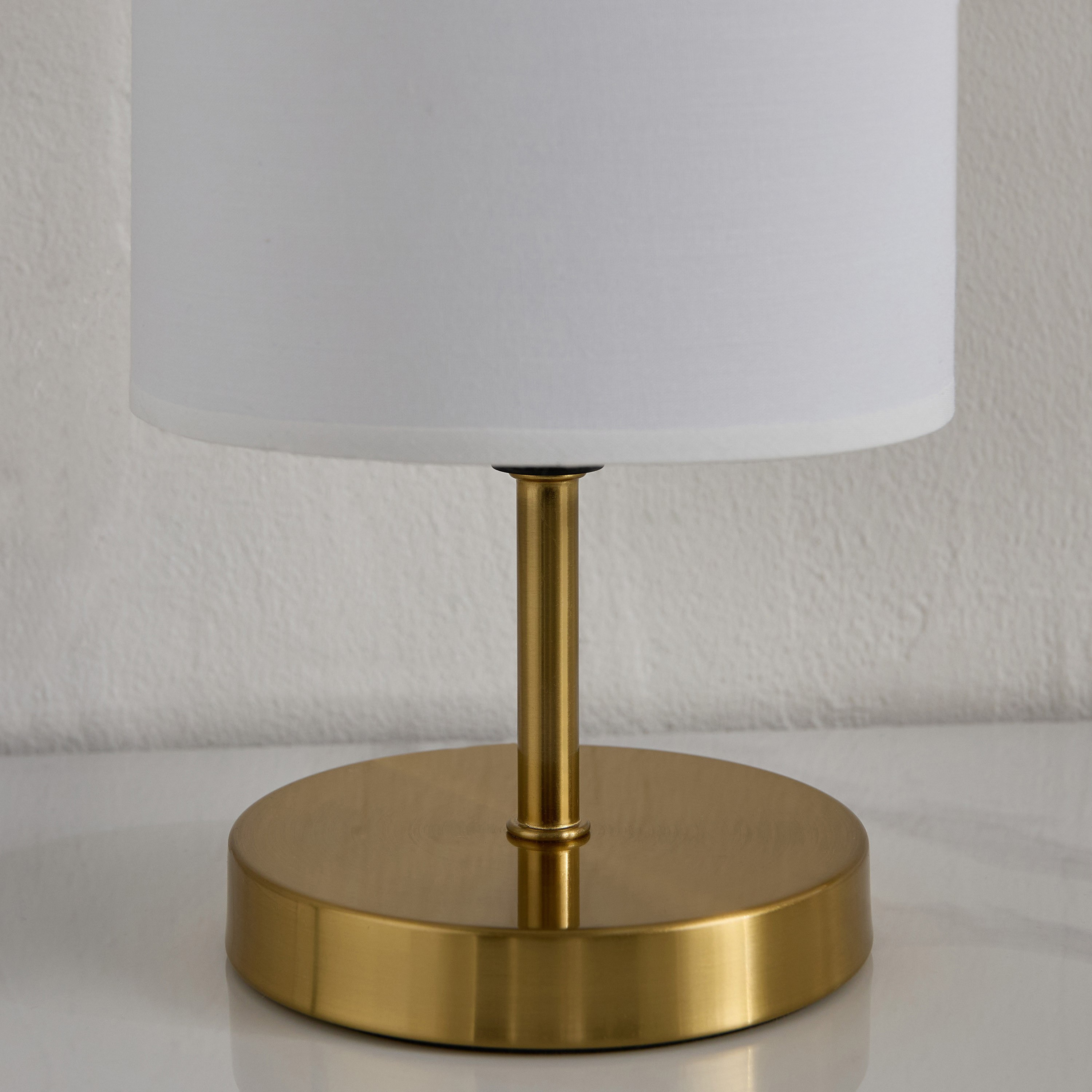 Glen Metal Table Lamp with Linen Shade - 15x15x30 cm-hbxlivingroom-lighting-tablelamps-image-3