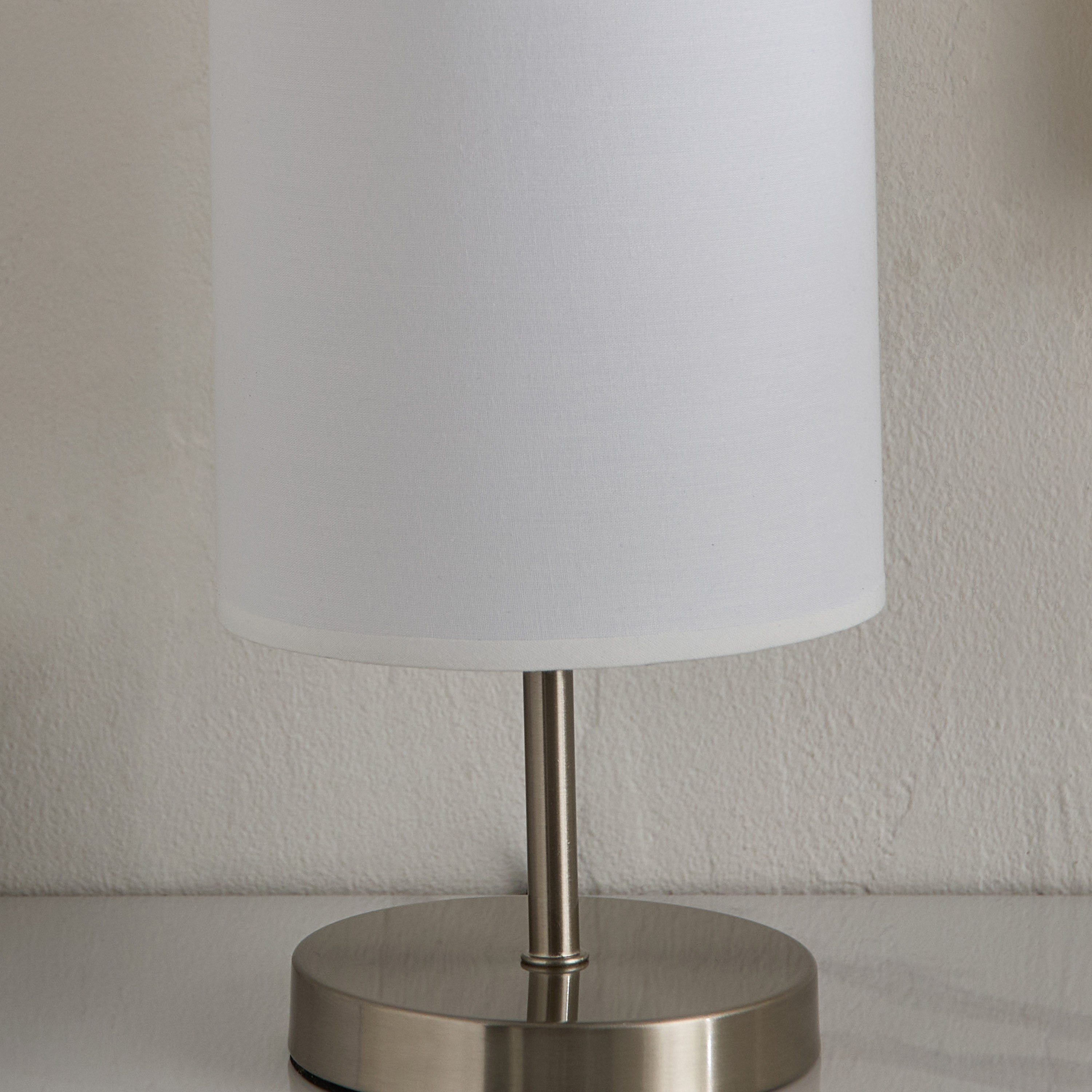 Glen Metal Table Lamp with Linen Shade - 15x15x30 cm-hbxlivingroom-lighting-tablelamps-image-3