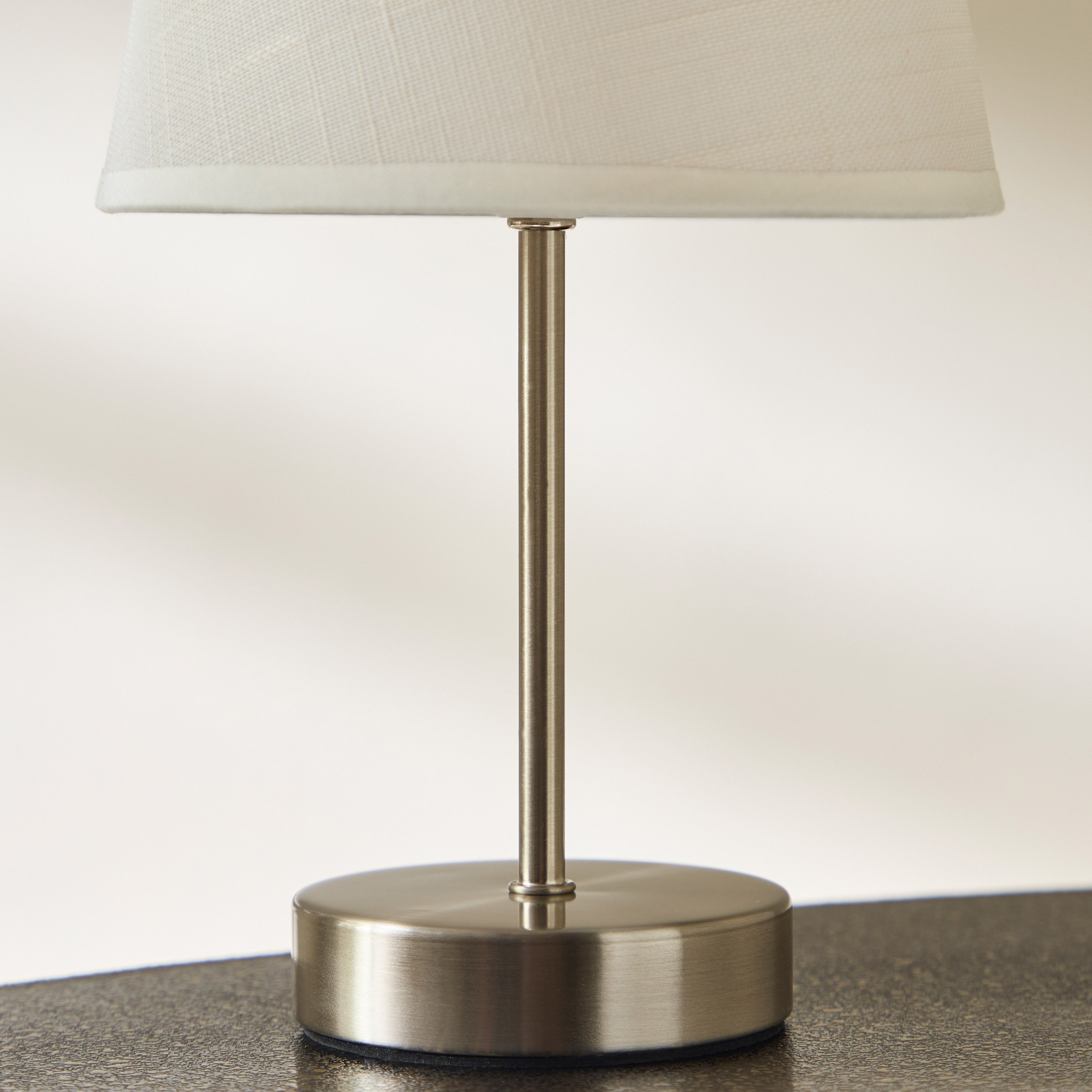 طقم مصابيح طاولة معدنية مع غطاء كتان قطعتين من إمزي - 30 سم-hbxlivingroom-lighting-tablelamps-image-4