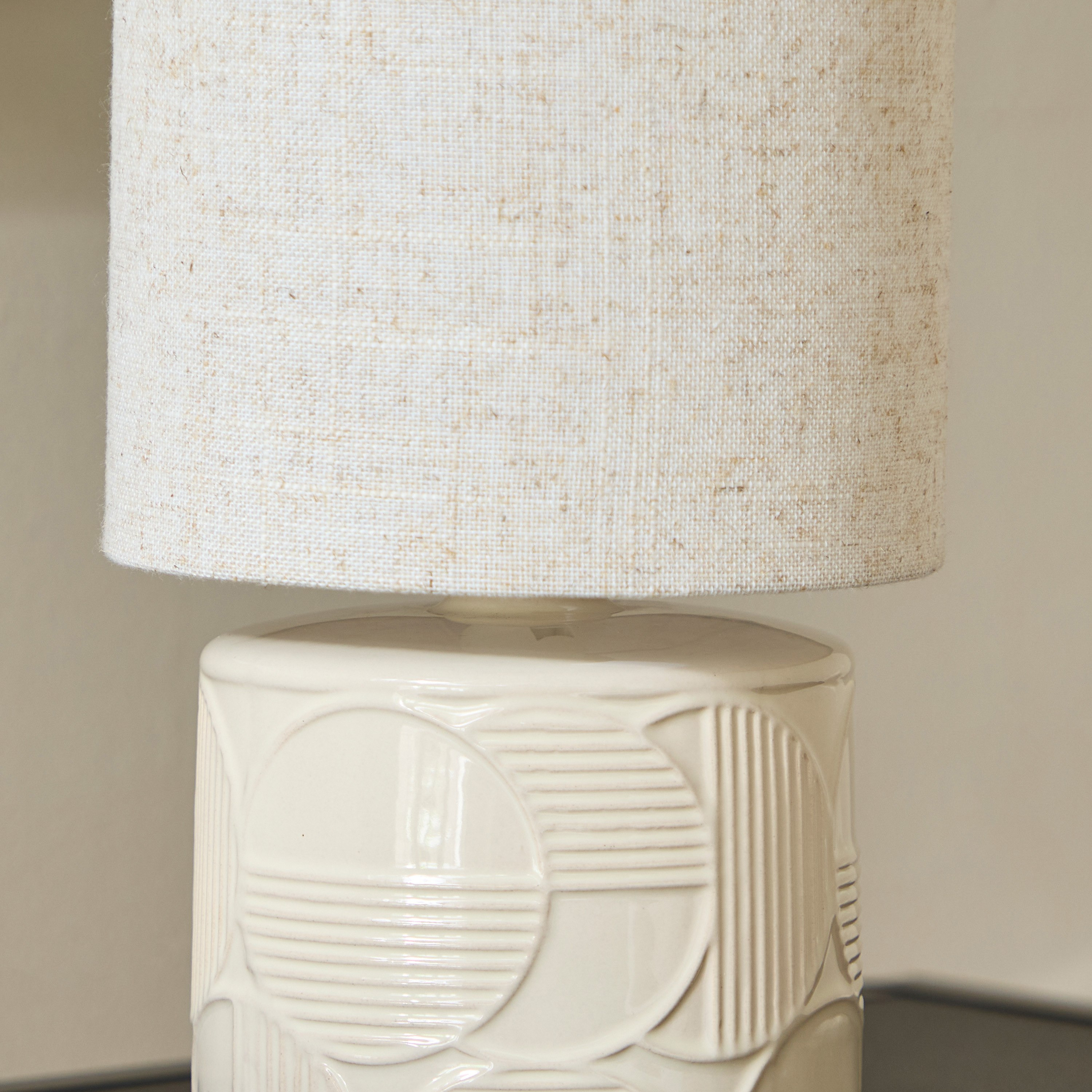 مصباح طاولة سيراميك مع غطاء كتان من إمزي - 29 سم-hbxlivingroom-lighting-tablelamps-image-3