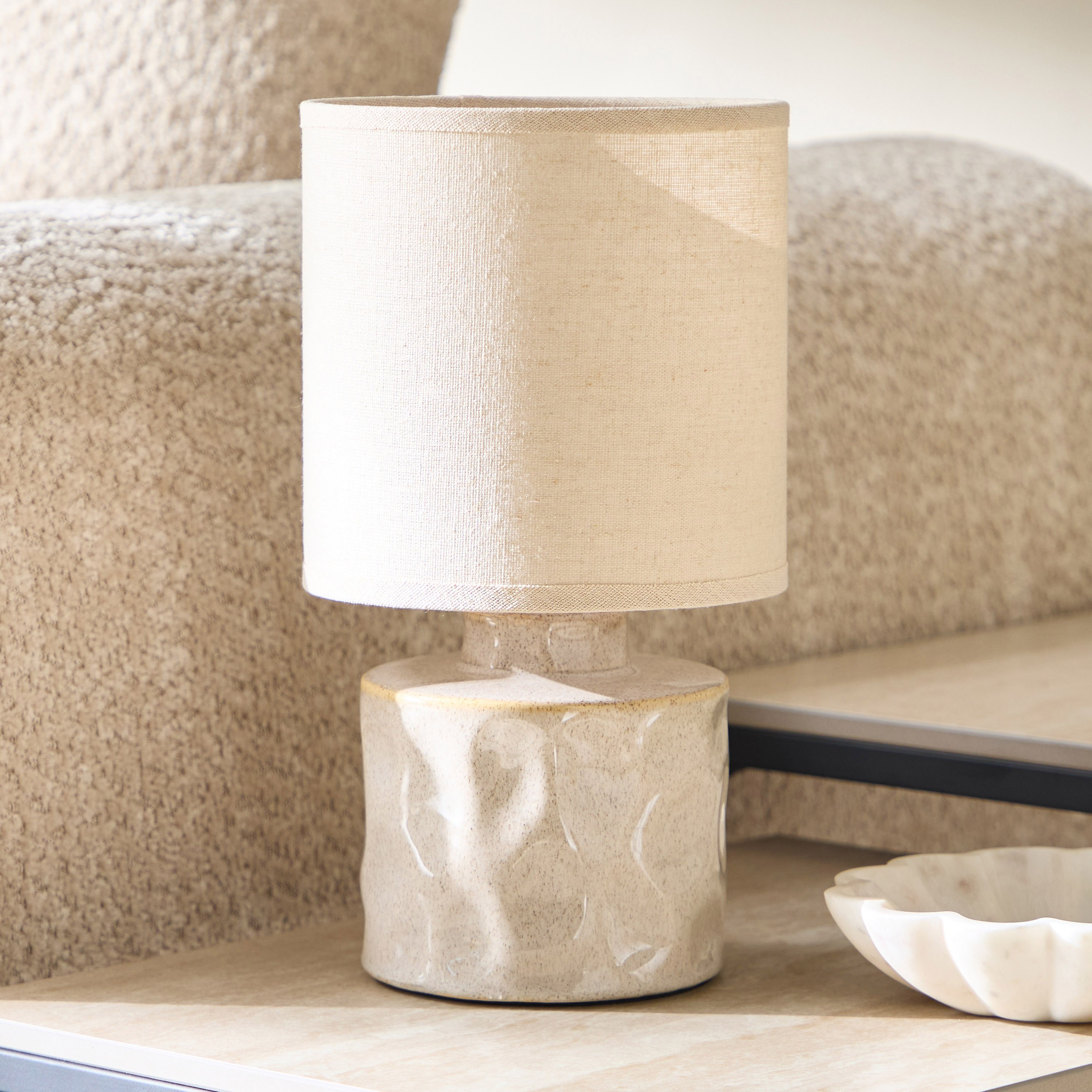 مصباح طاولة سيراميك مع غطاء كتان من إمزي - 27 سم-hbxlivingroom-lighting-tablelamps-image-1