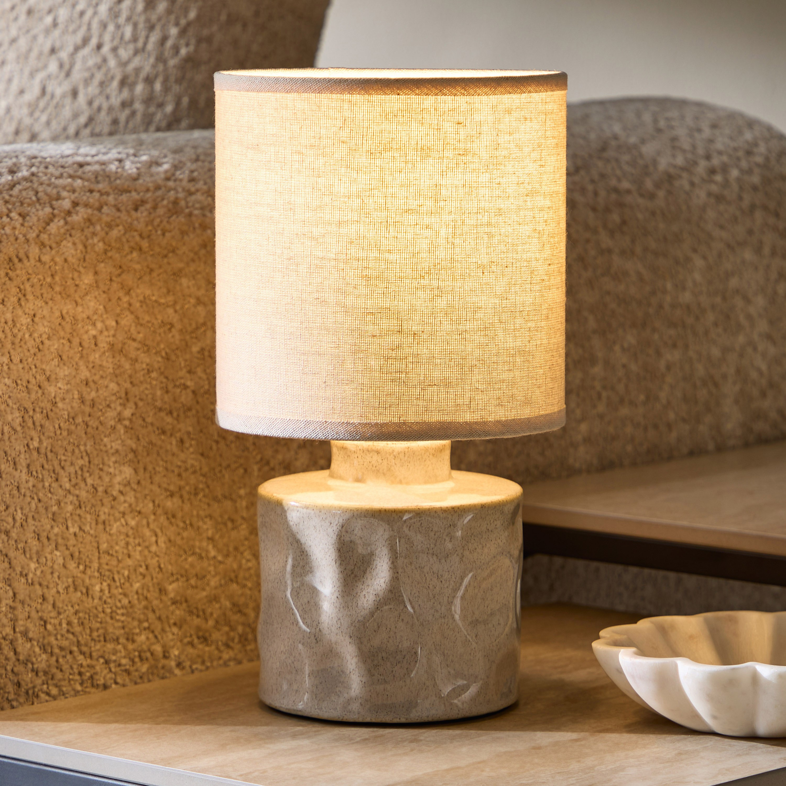 مصباح طاولة سيراميك مع غطاء كتان من إمزي - 27 سم-hbxlivingroom-lighting-tablelamps-image-2
