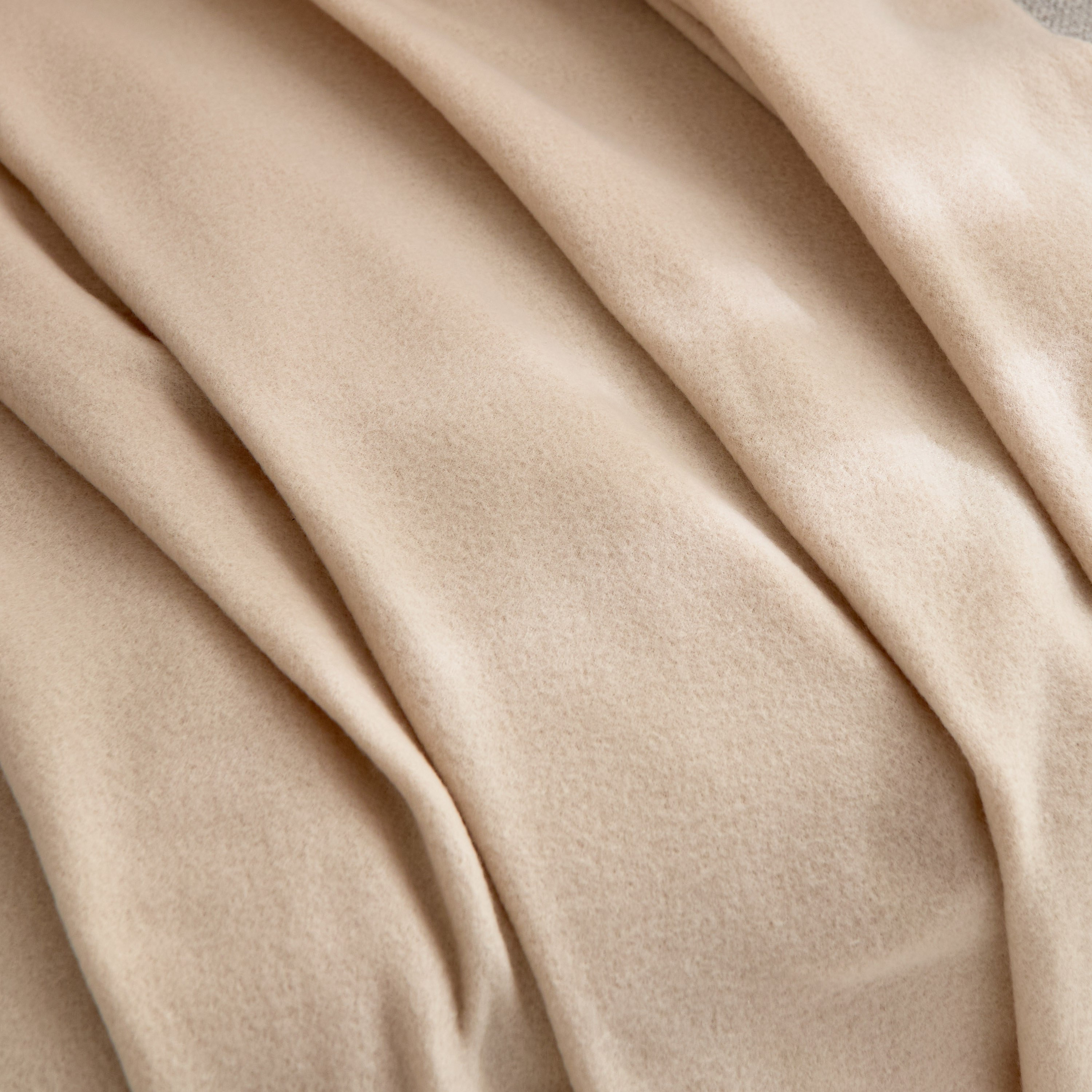 Atlanta Solid Recycled Polar Fleece Throw - 120x160 cm-hbxhomeware-hbxbedroom-image-2