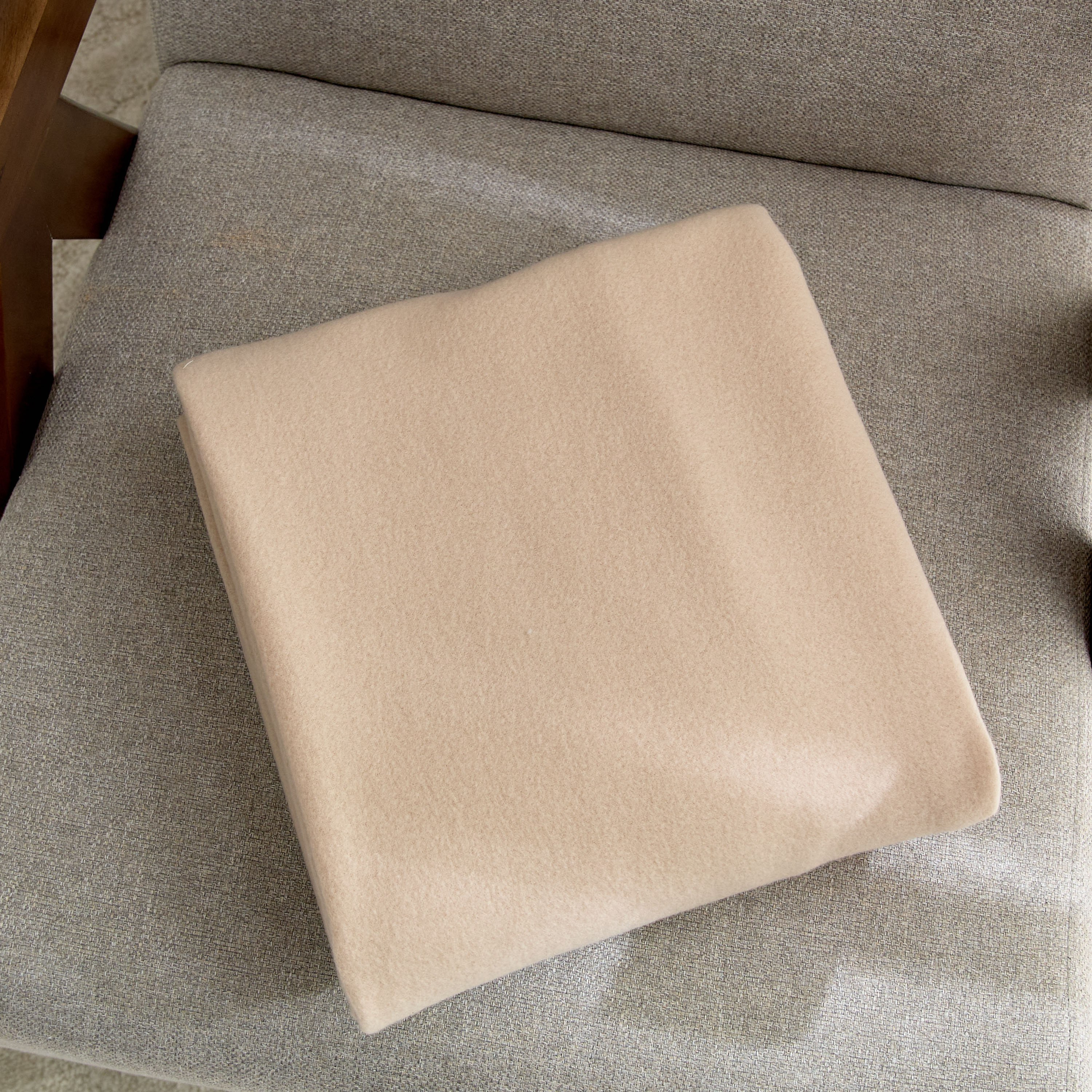 Atlanta Solid Recycled Polar Fleece Throw - 120x160 cm-hbxhomeware-hbxbedroom-image-4