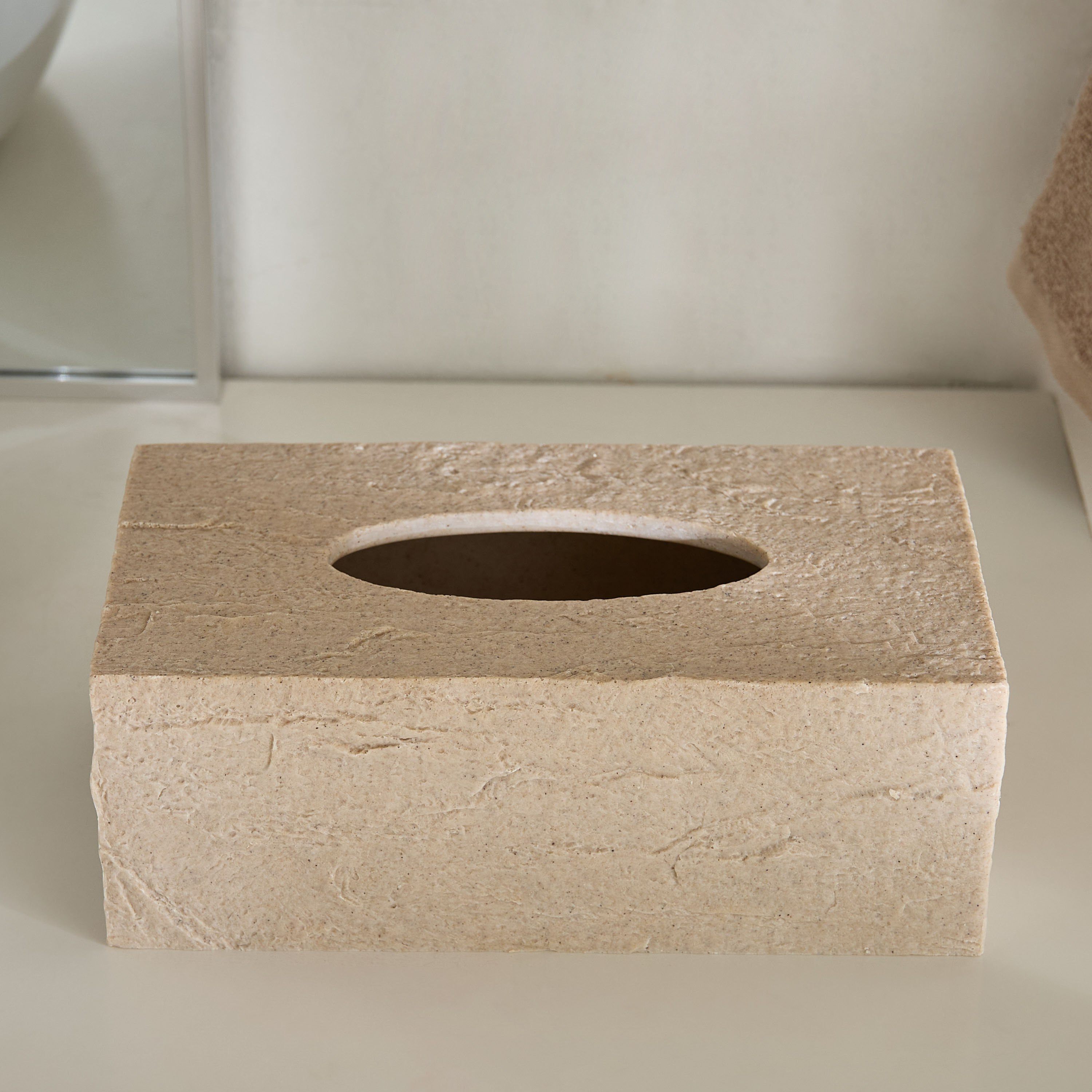 Whyton Resin Tissue Box 27x15x10 cm-hbxdecorandfurnishings-homeaccessories-novelties-image-2