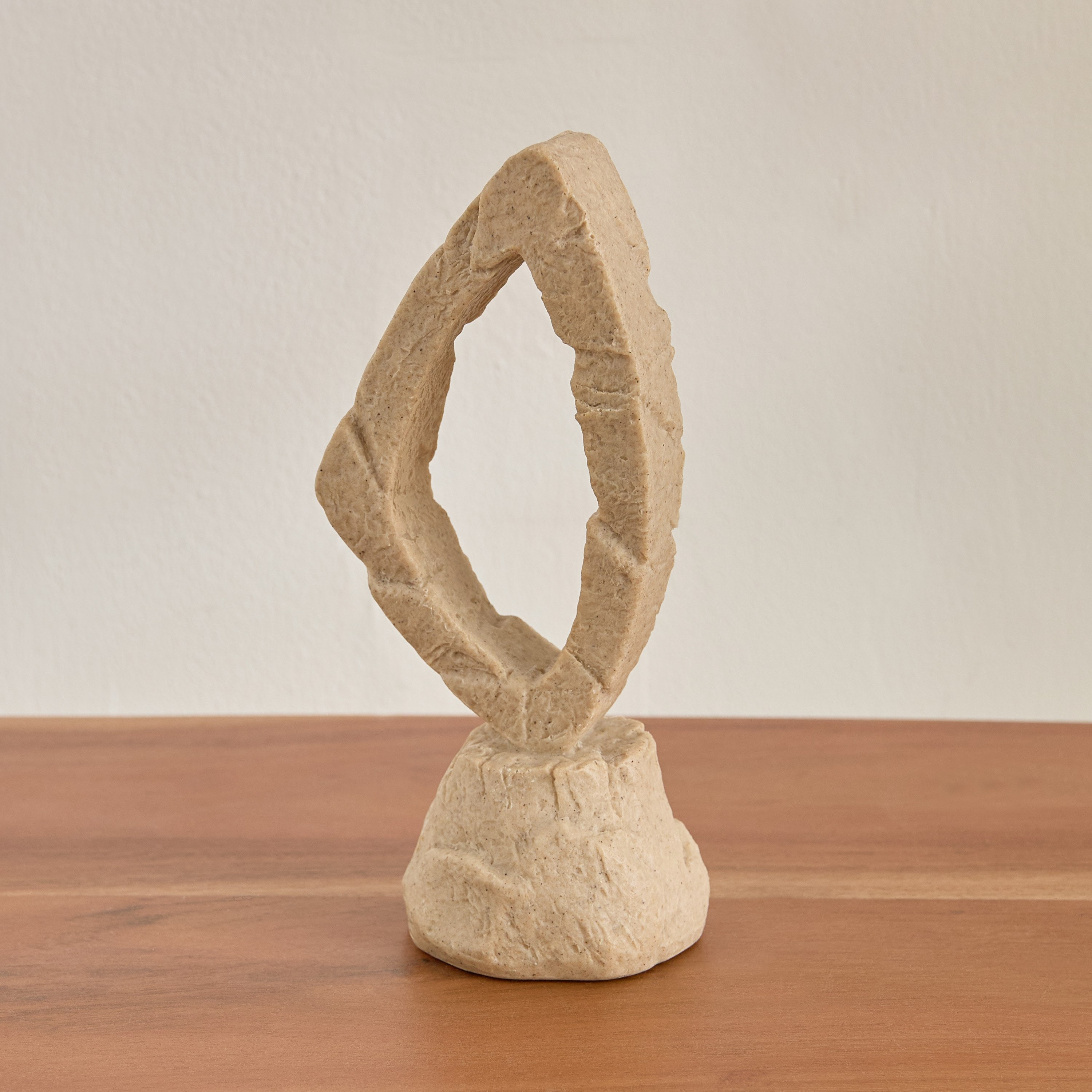 قطعة ديكور ترافرتين - وايتون - 19x7x8.8 سم-hbxhomeware-homedecor-figurinesandornaments-image-1
