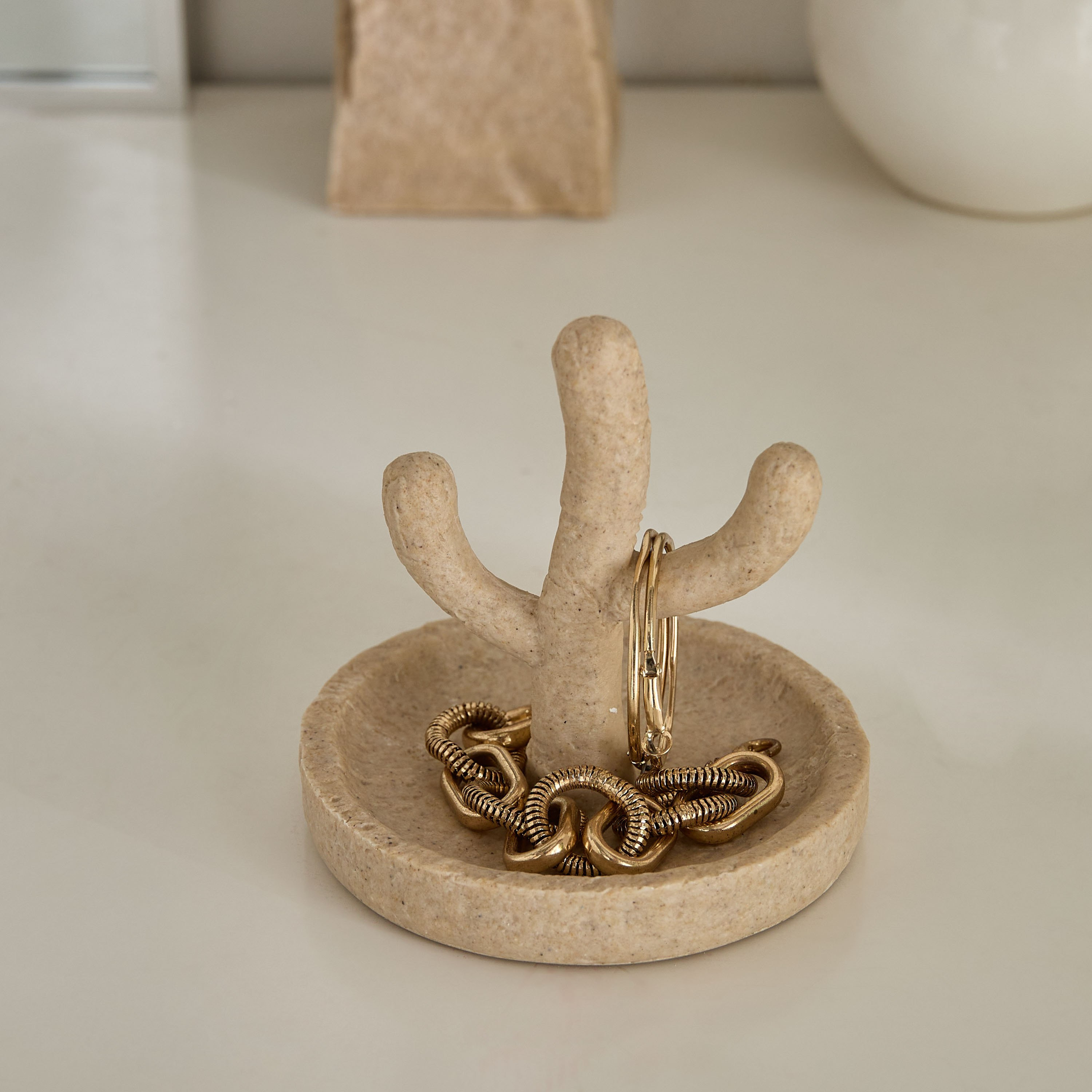 Whyton Resin Travetine Jewelry Holder 11x7x10 cm-hbxbedroom-bedroomaccessories-jewelleryboxesandholders-image-1