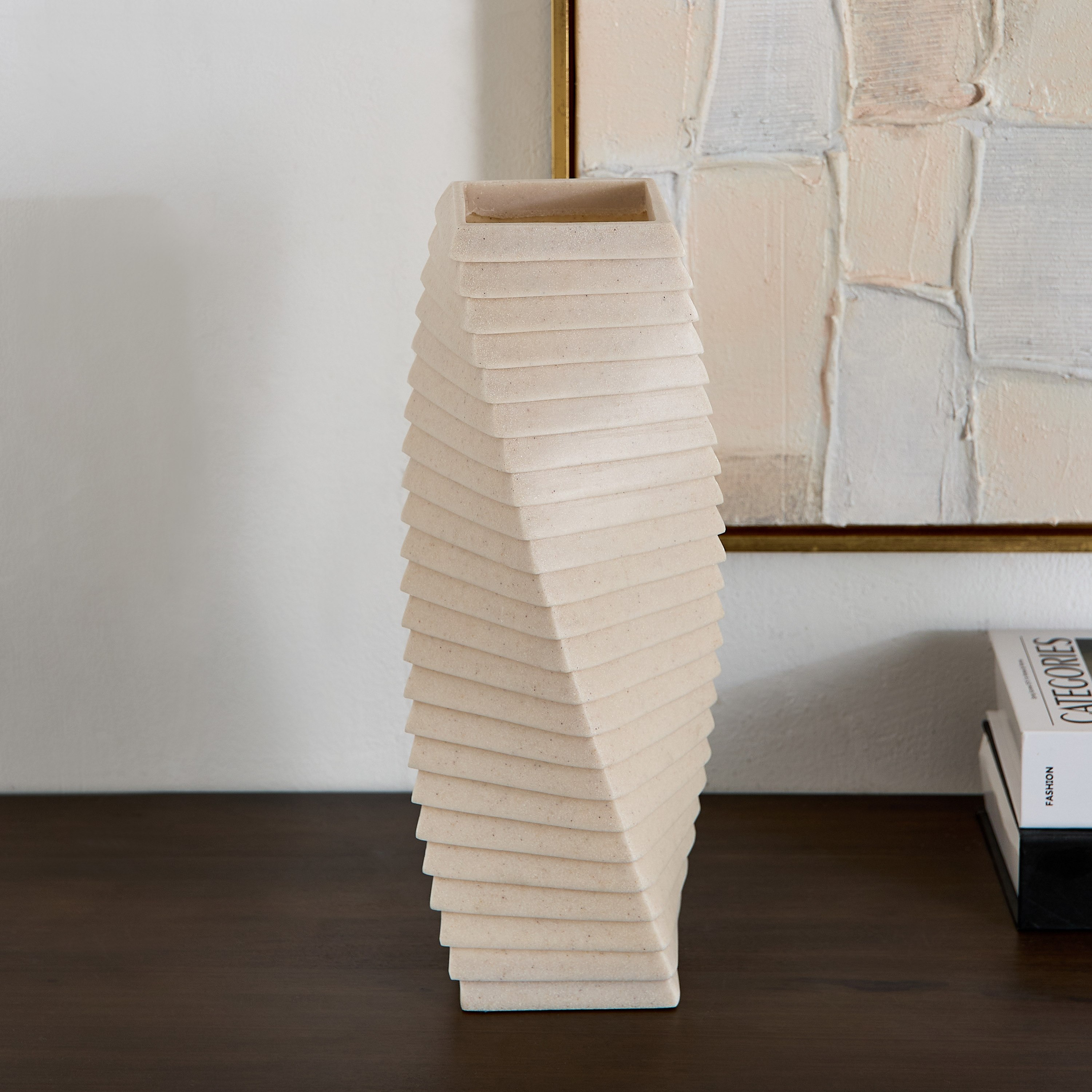 مزهرية مضلعة من سيلتون - 12x12x30 سم-hbxbedroom-decorandaccessories-vases-image-2