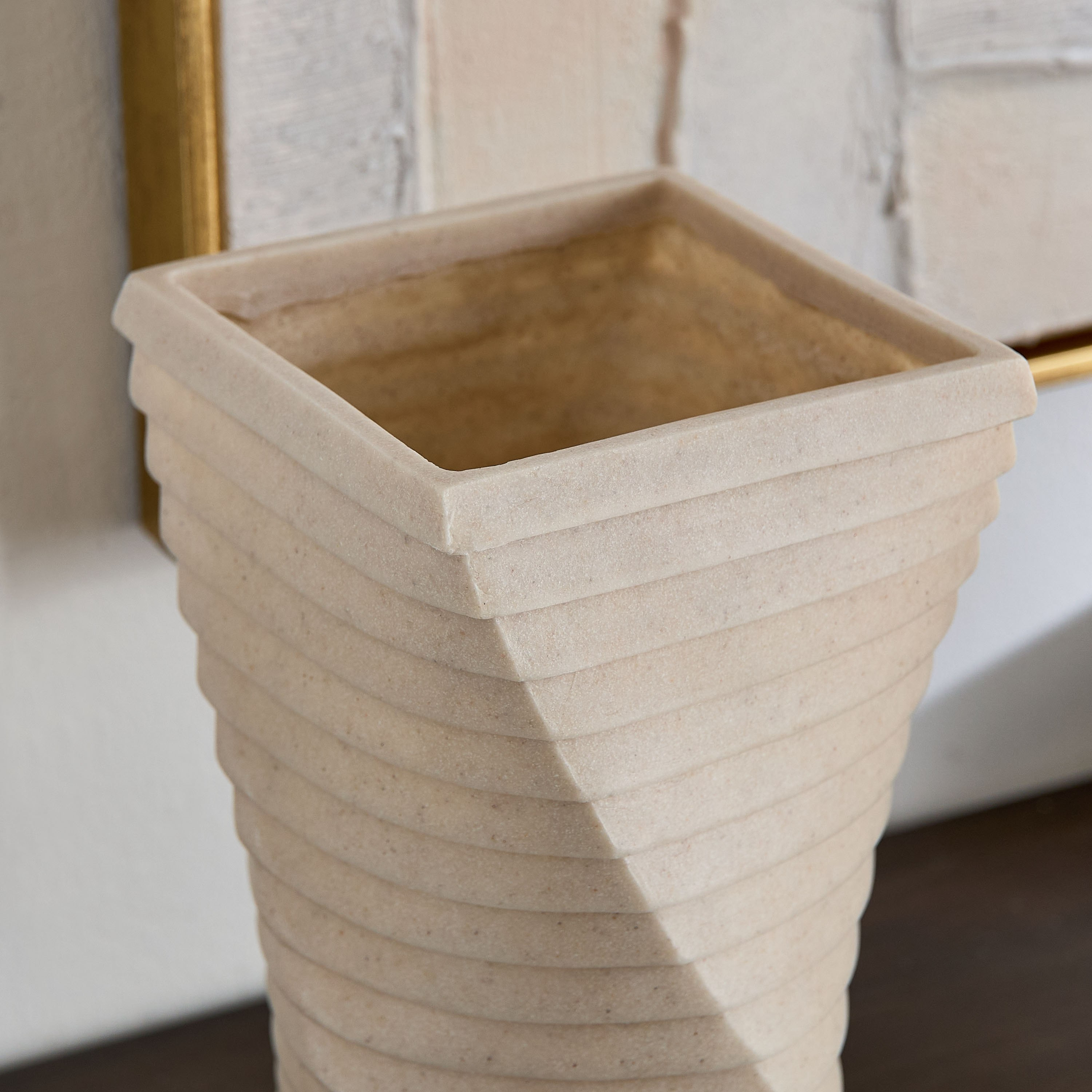 مزهرية مضلعة من سيلتون - 16x16x30 سم-hbxbedroom-decorandaccessories-vases-image-3